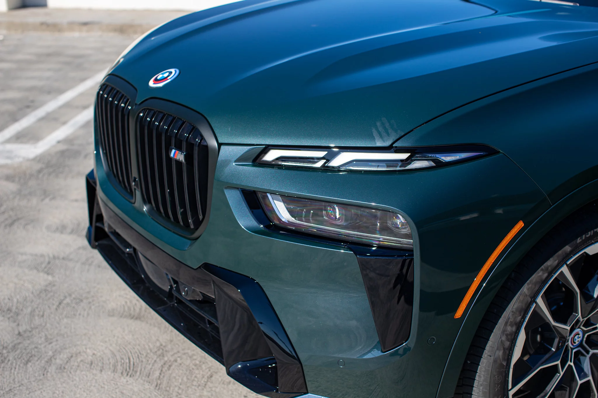 Aurora Diamond Green BMW X7