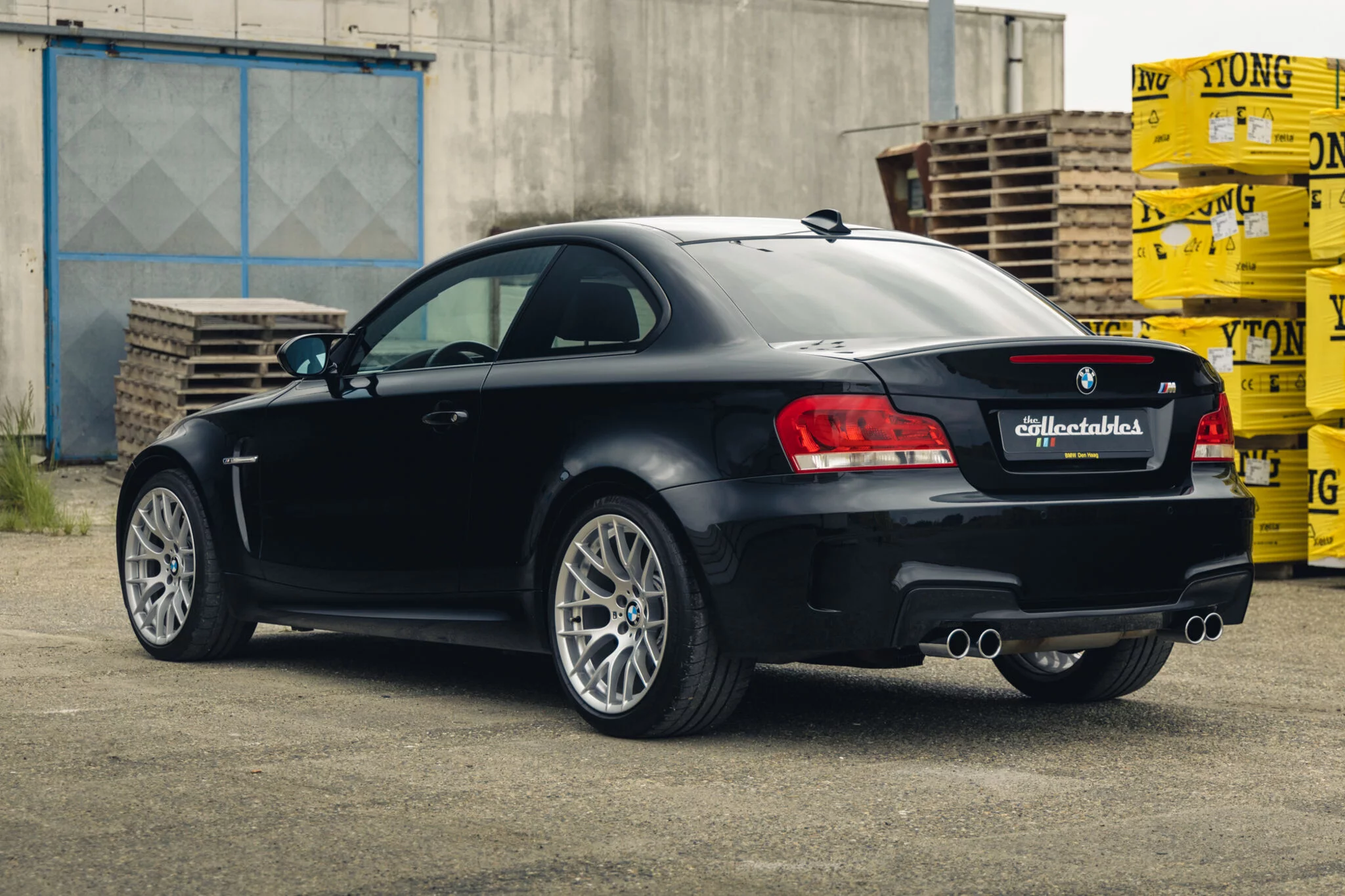 Sapphire Black BMW 1 Series
