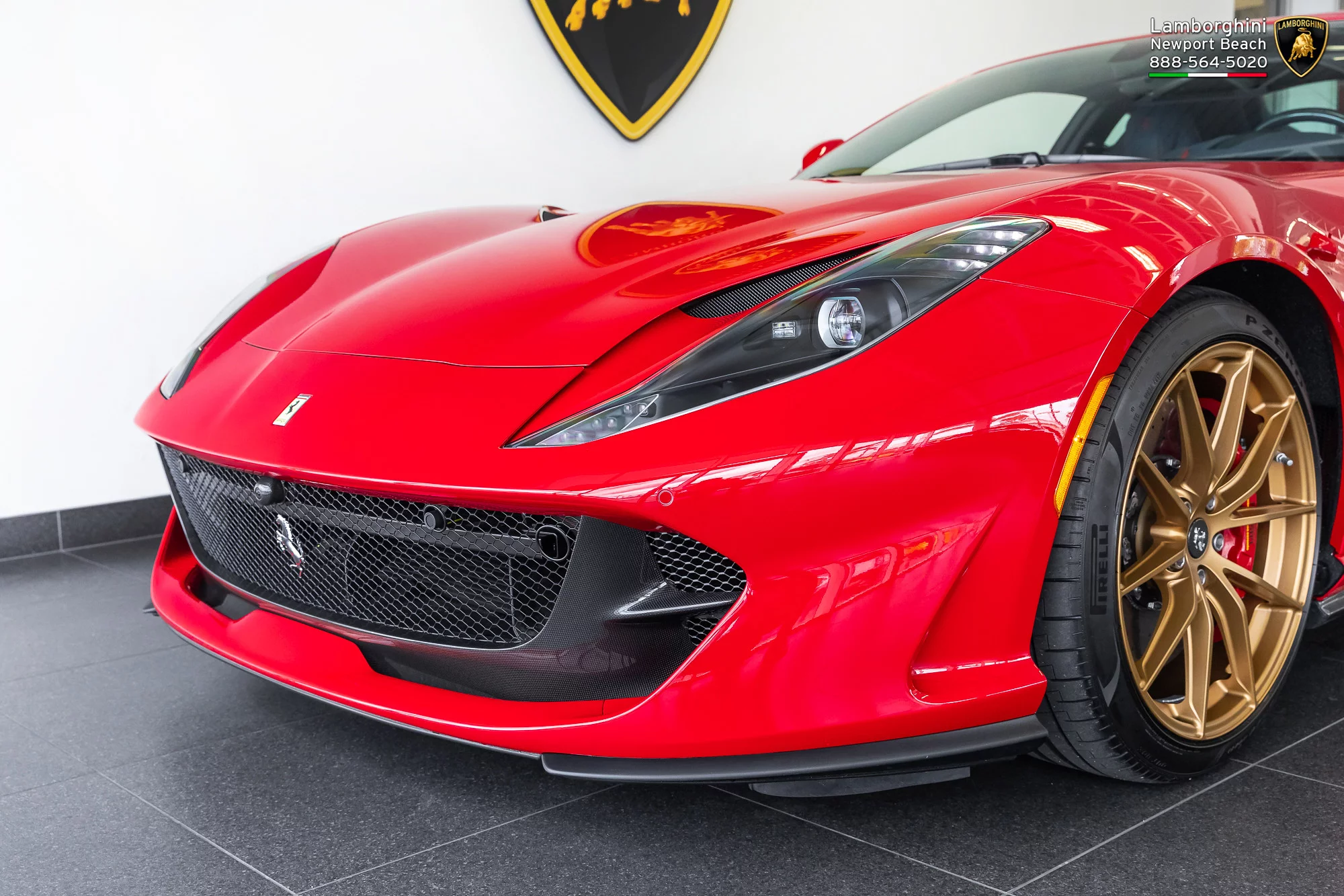 Rosso 70 Anni Ferrari 812