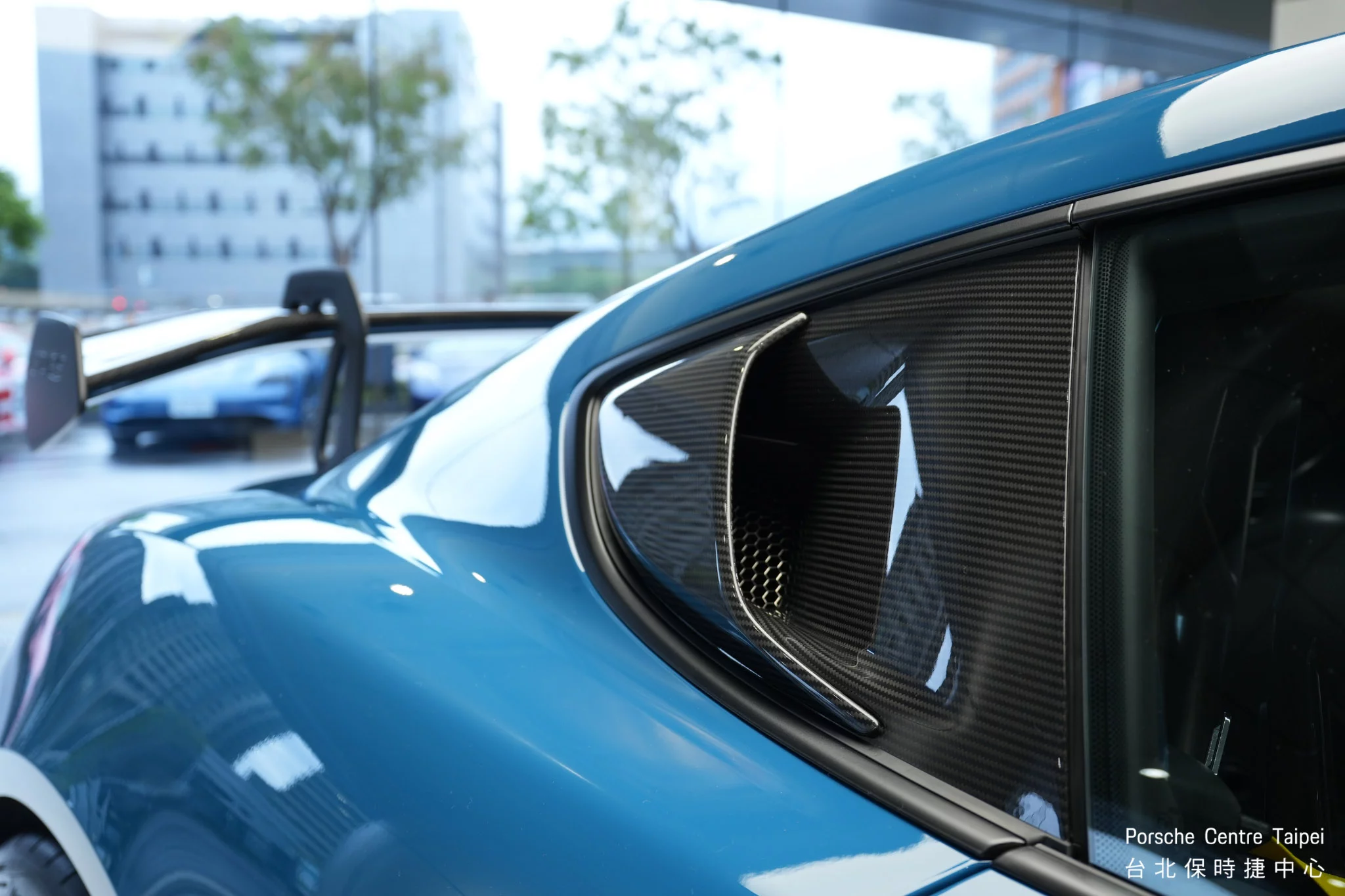 Oslo Blue Porsche 718 Cayman GT4 RS