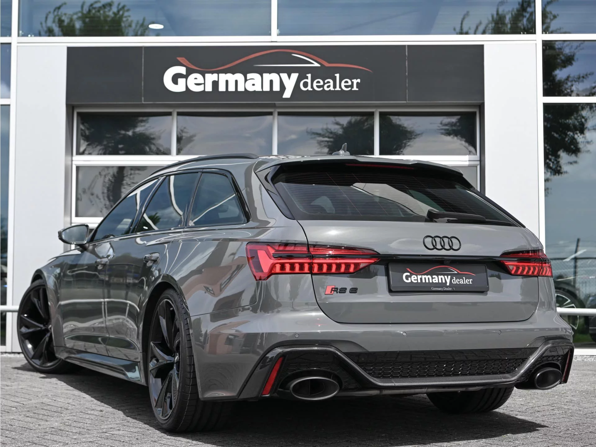Nimbus Grey Audi RS6 Avant