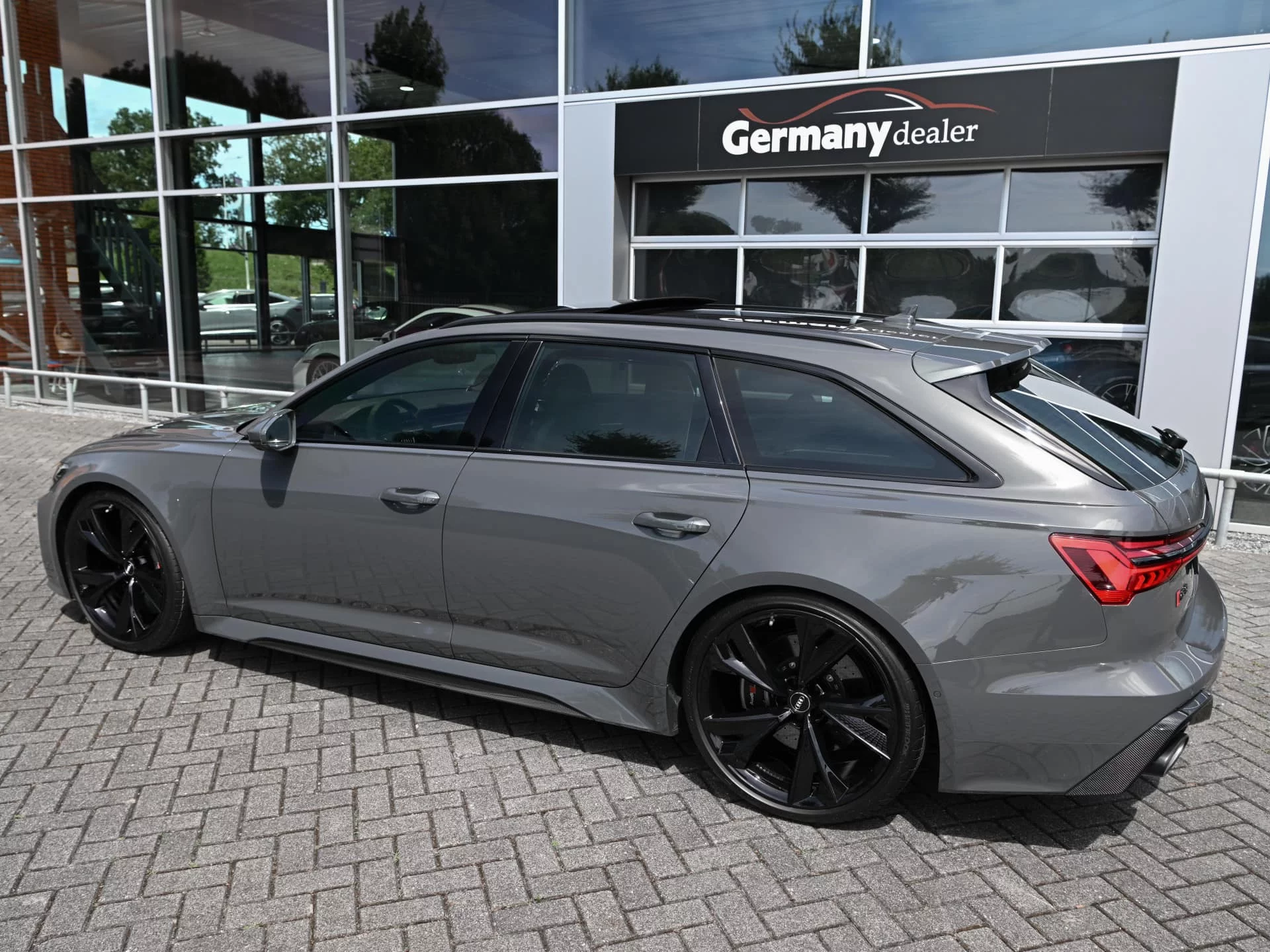 Nimbus Grey Audi RS6 Avant