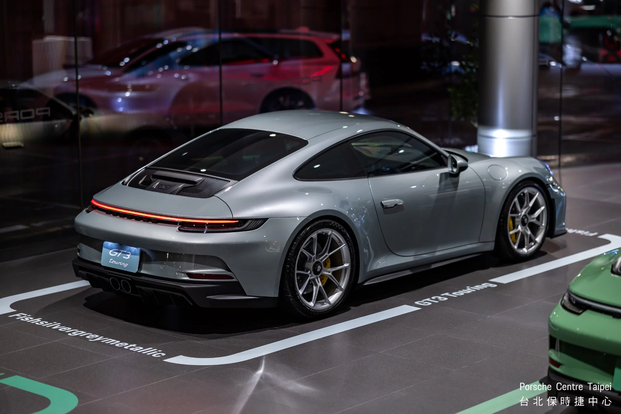 Fish Silver Grey Metallic Porsche 911 GT3