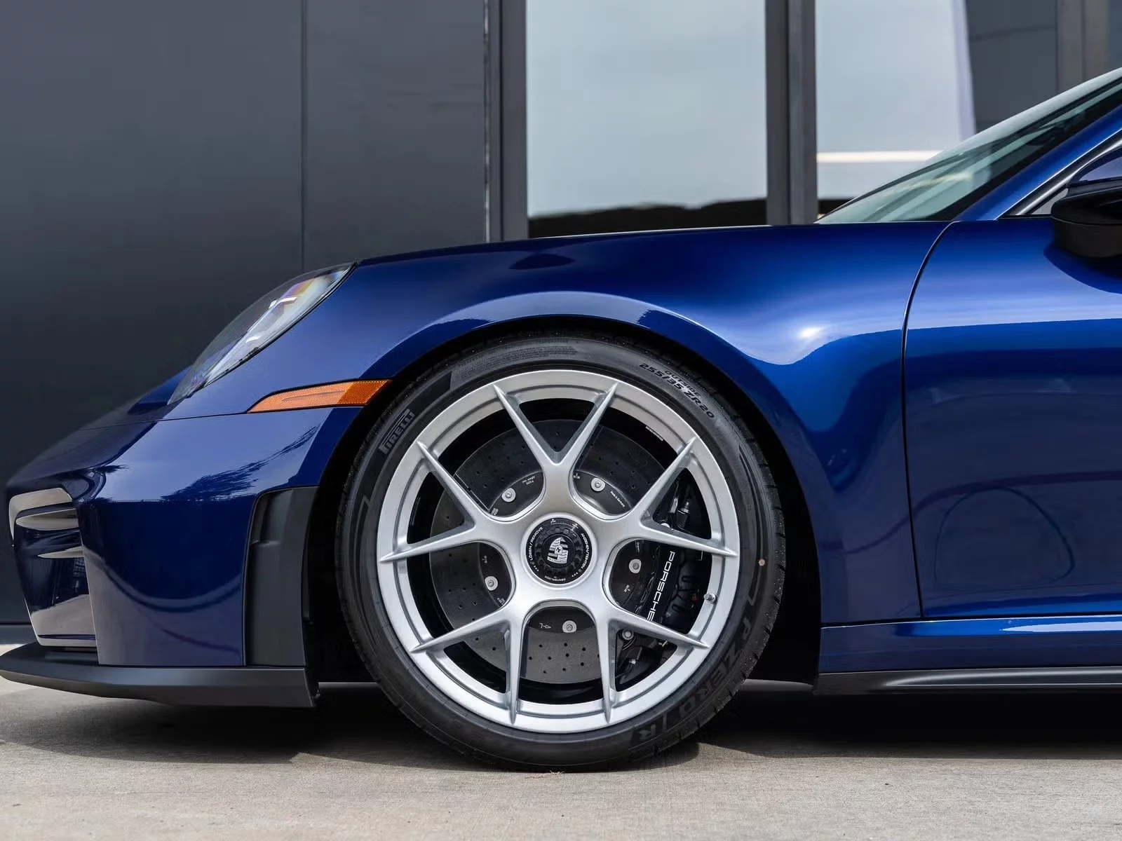 Gentian Blue Metallic Porsche 911 GT3