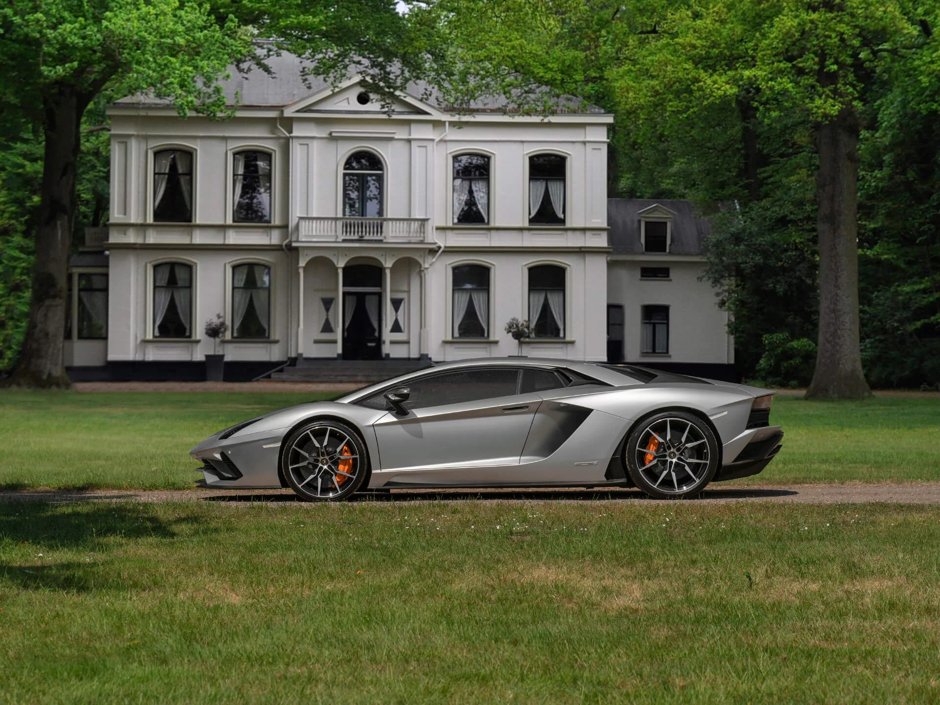 Grigio Adamas Lamborghini Aventador
