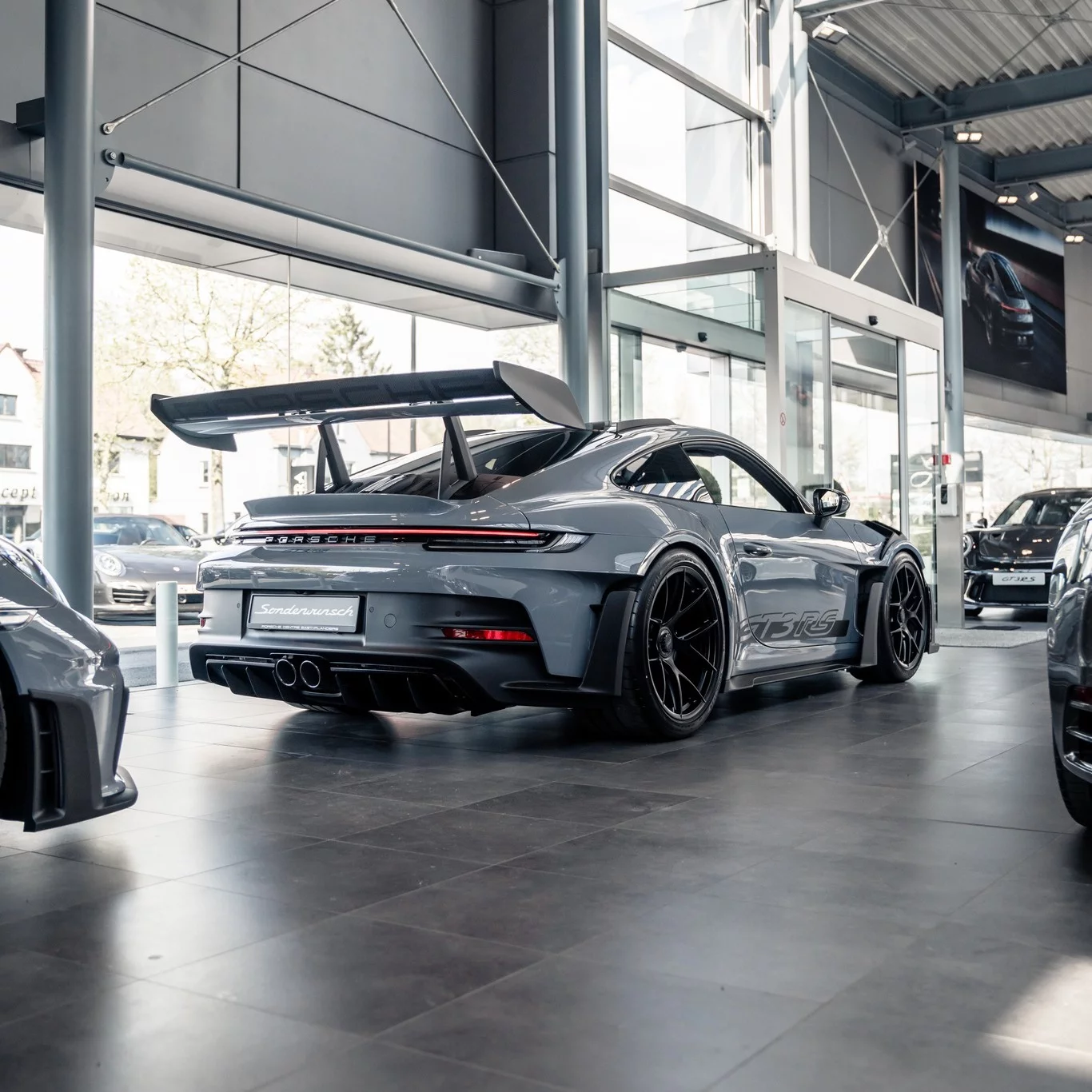 Arctic Grey Porsche 911 GT3 RS