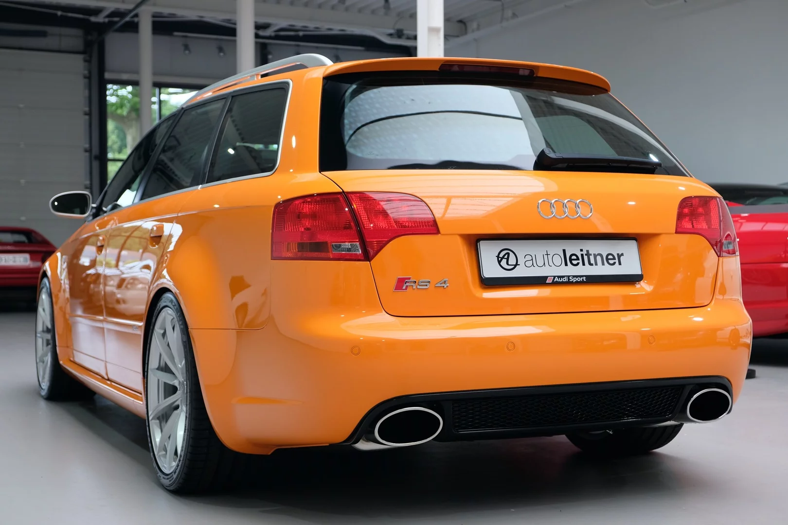 Glut Orange Audi RS4