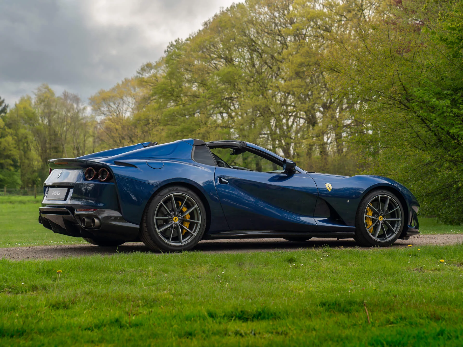 Blu Tour de France 70 Ferrari 812