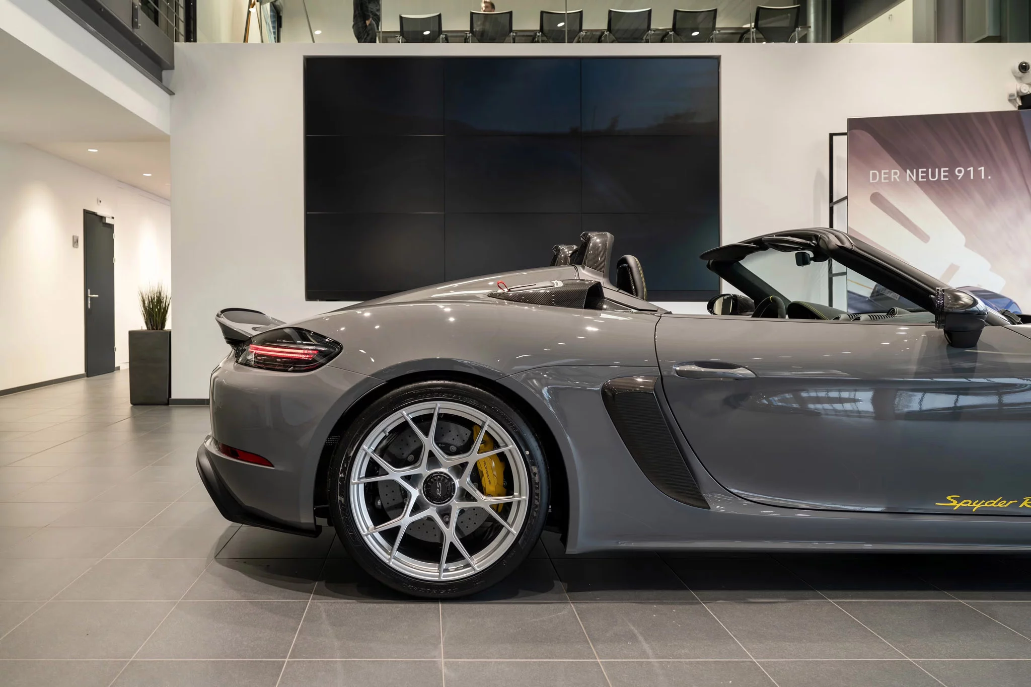 China Grey Porsche 718 Spyder RS