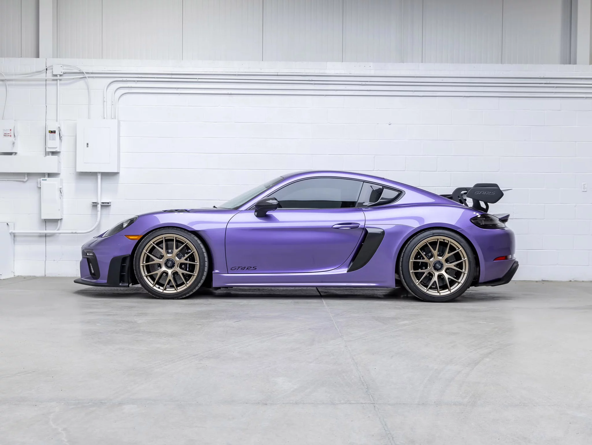 Viola Purple Metallic Porsche 718 Cayman GT4 RS
