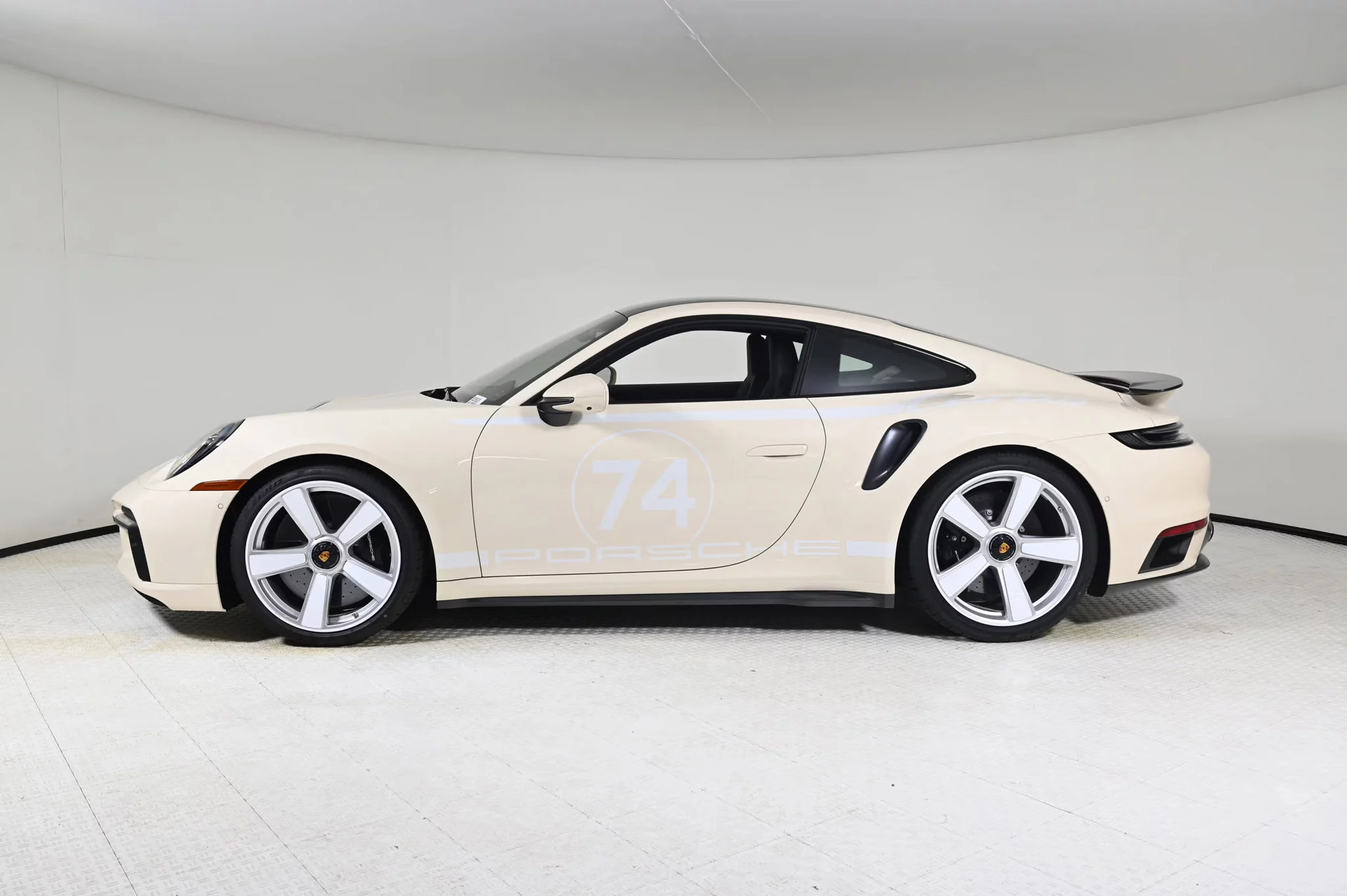 Creme White Porsche 911 Turbo