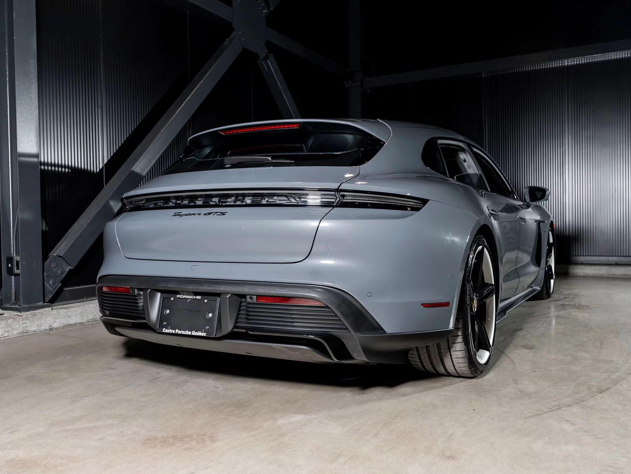 Grigio Telesto Porsche Taycan