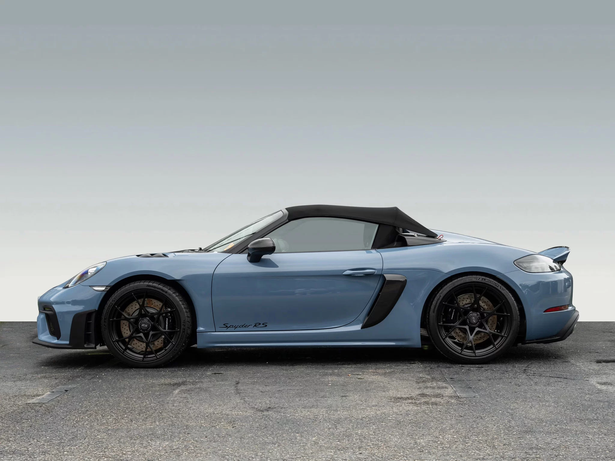Etna Blue Porsche 718 Spyder RS