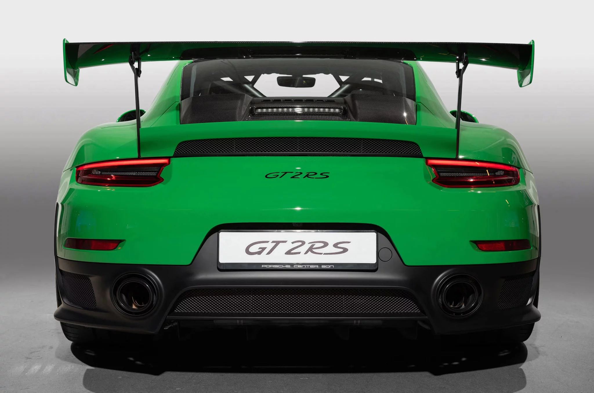 Viper Green Porsche 911 GT2 RS