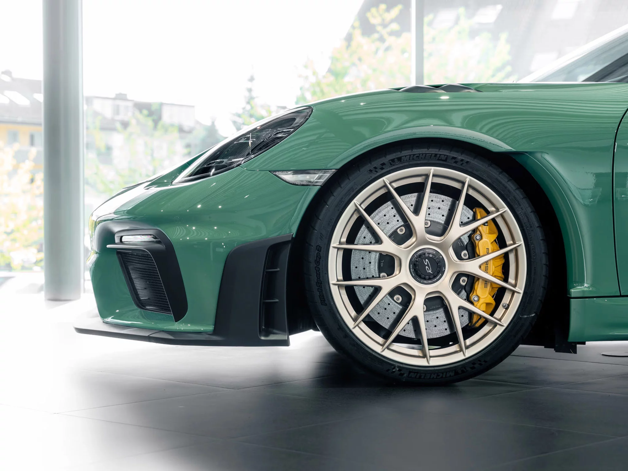 Auratium Green Porsche 718 Cayman GT4 RS