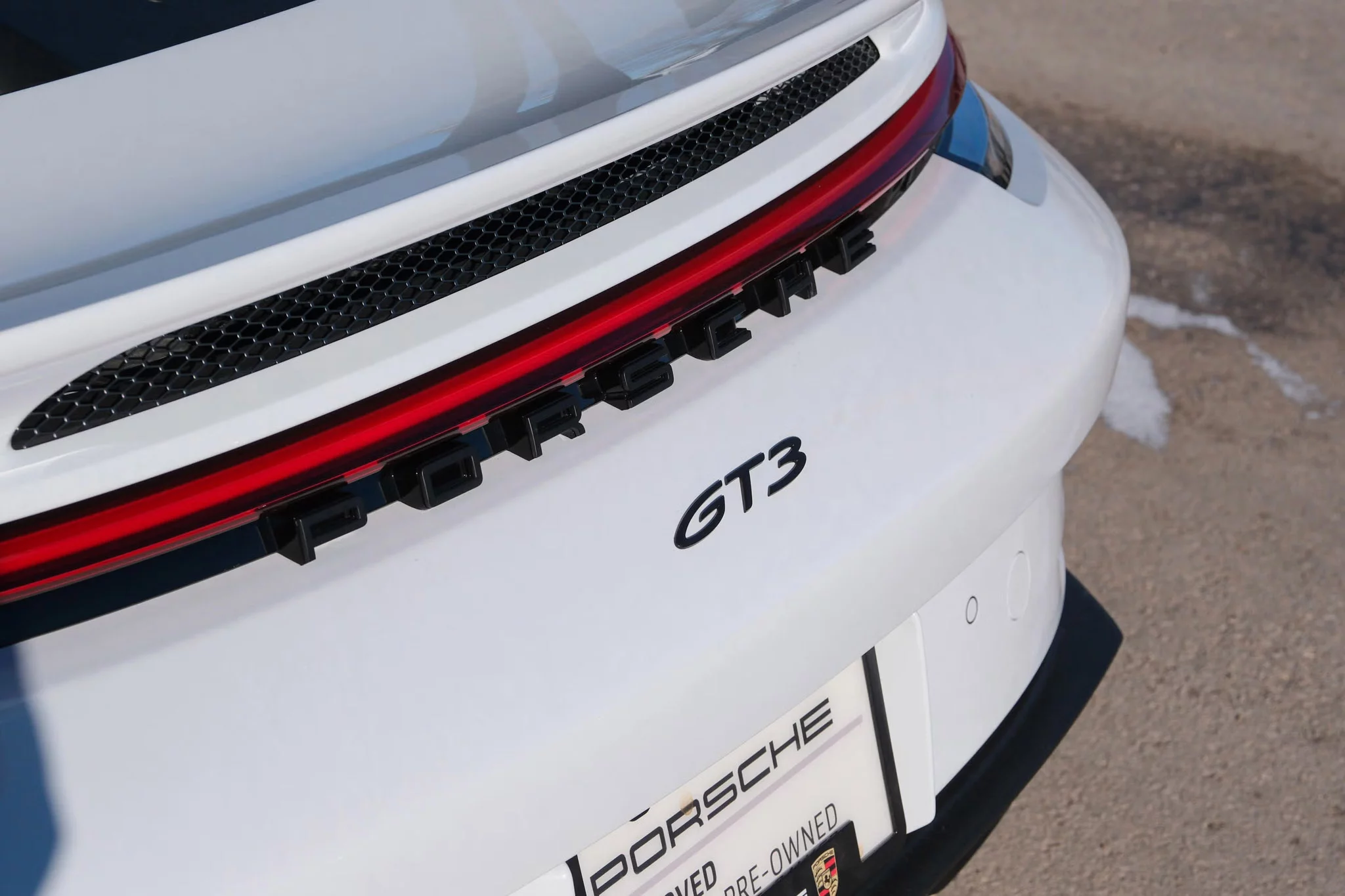 Carrara White Metallic Porsche 911 GT3