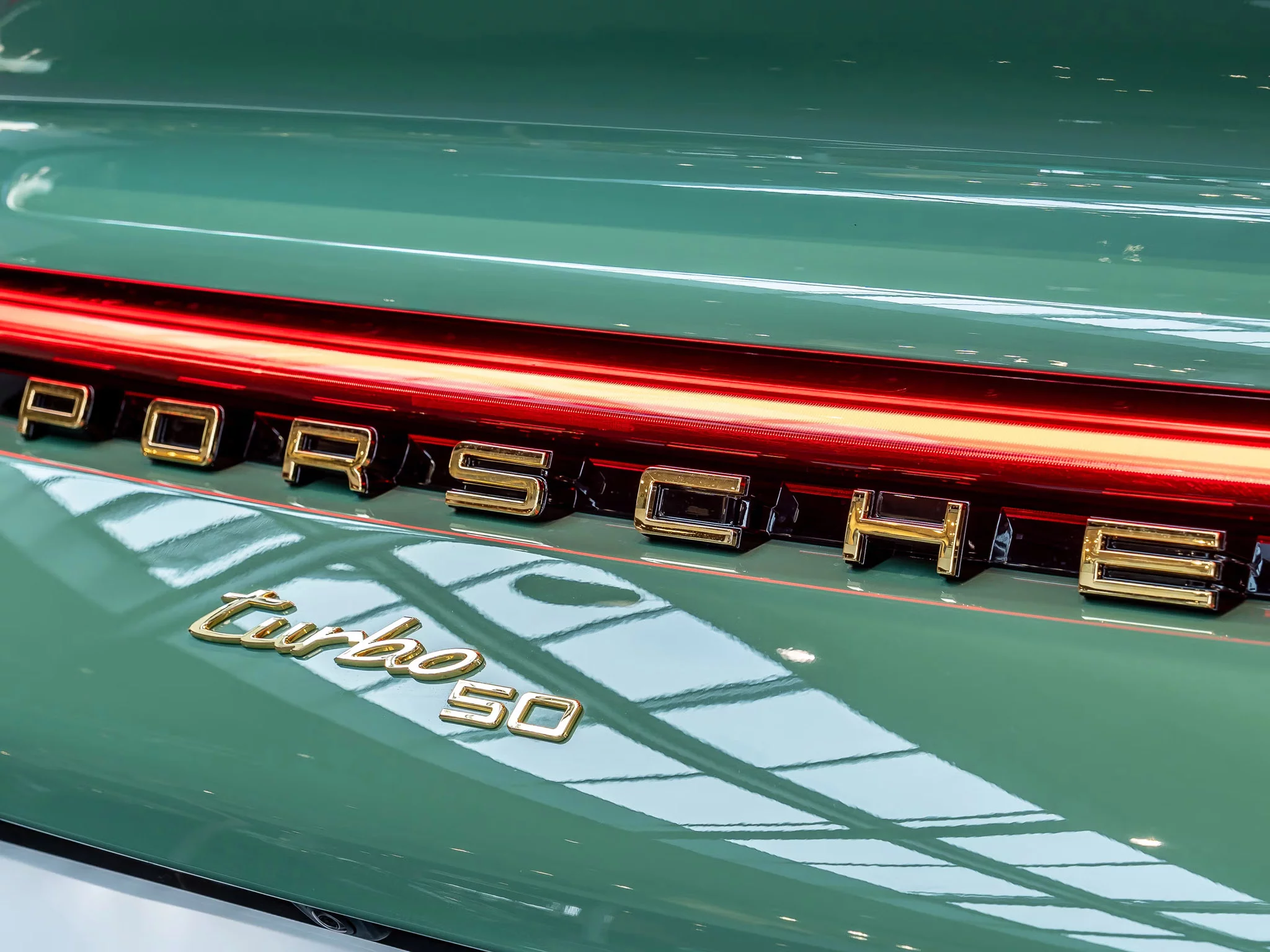 Auratium Green Porsche 911 Turbo