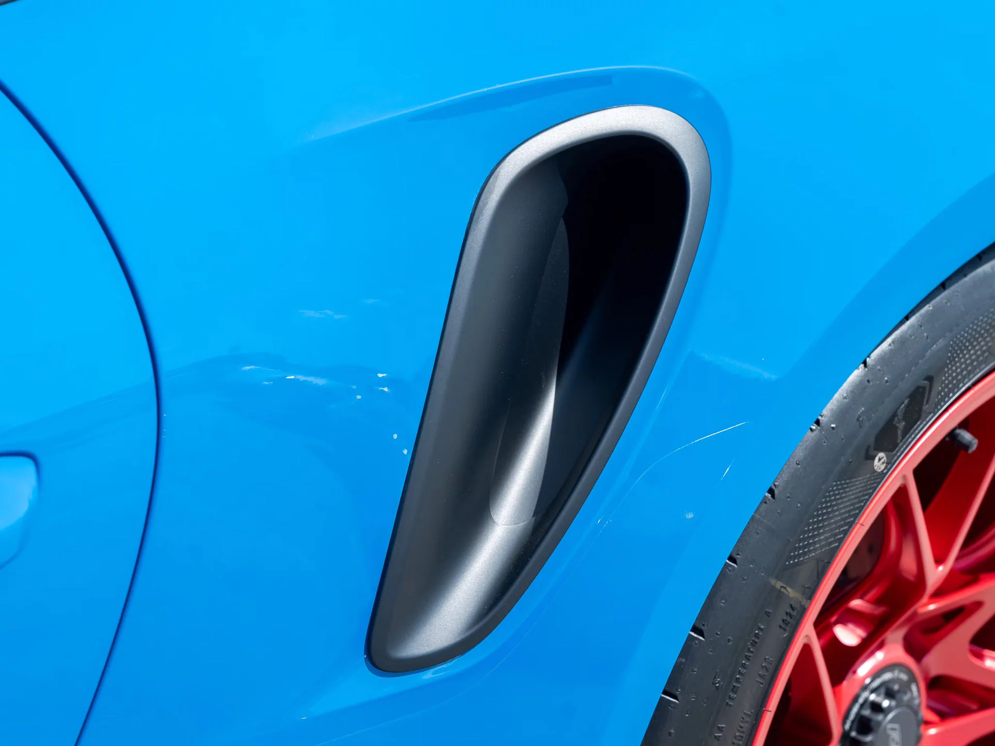 Arrow Blue Porsche 911 GT3 RS