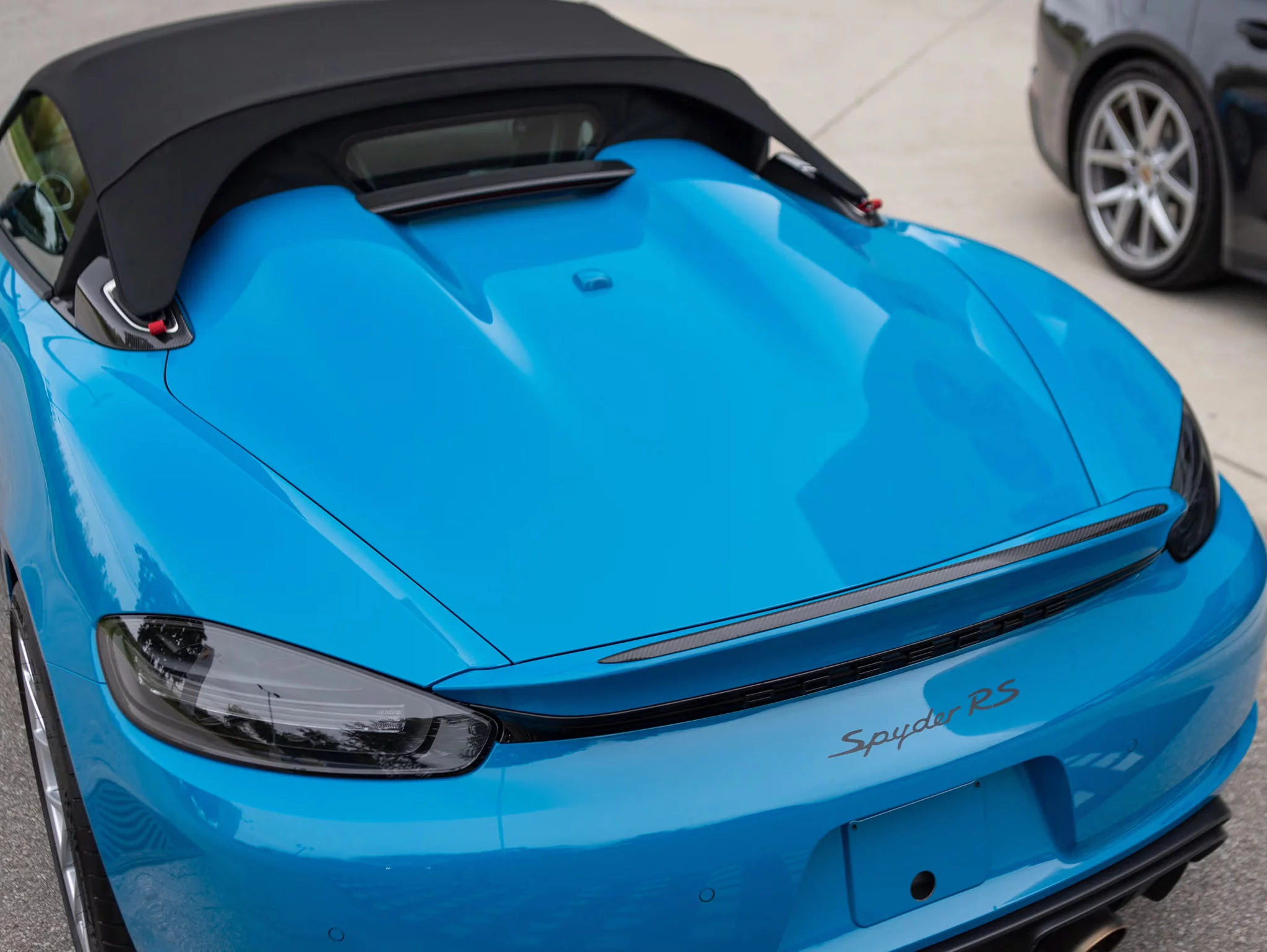Turqoise Blue Porsche 718 Spyder RS