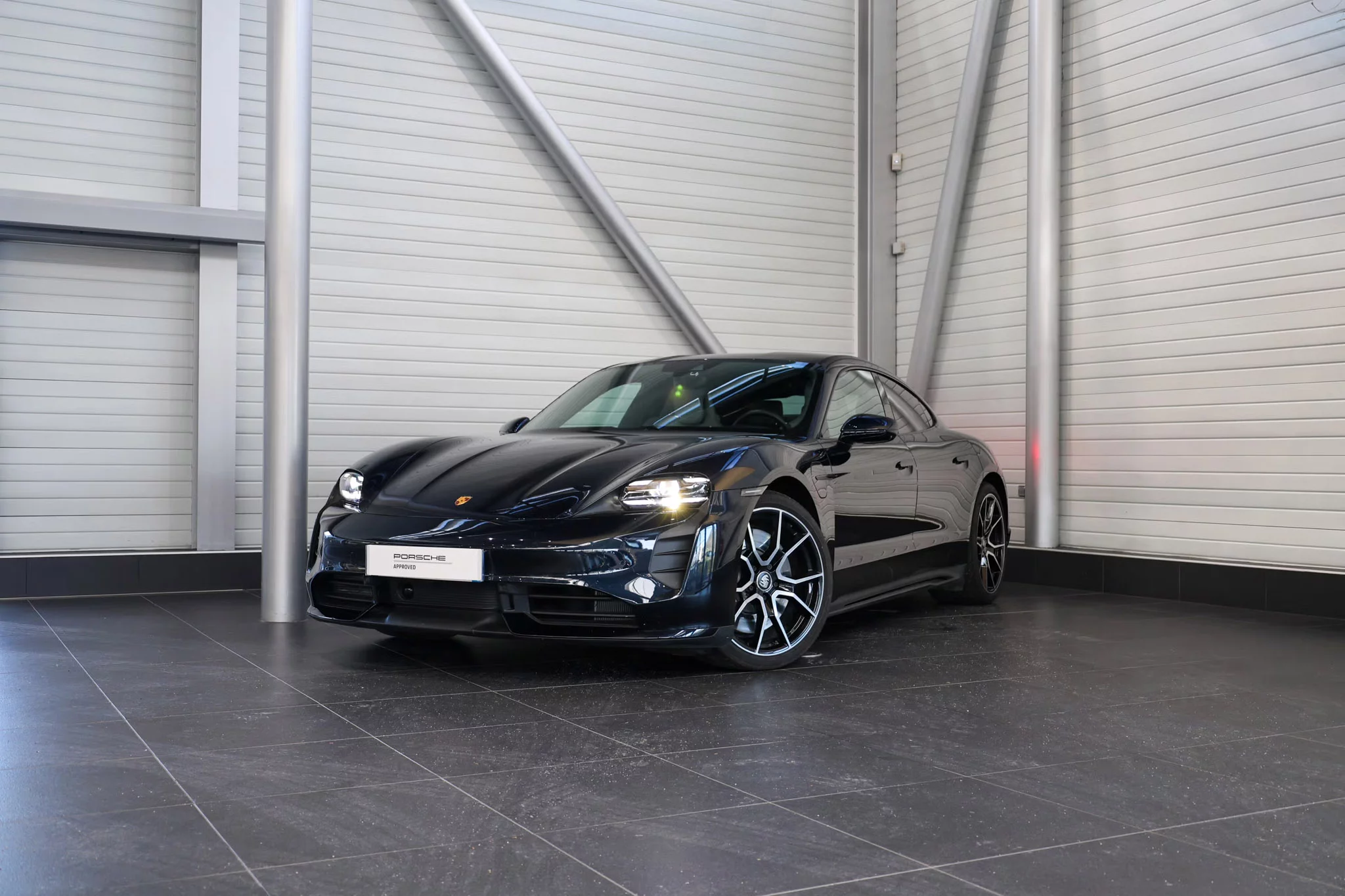 Moonlight Blue Metallic Porsche Taycan