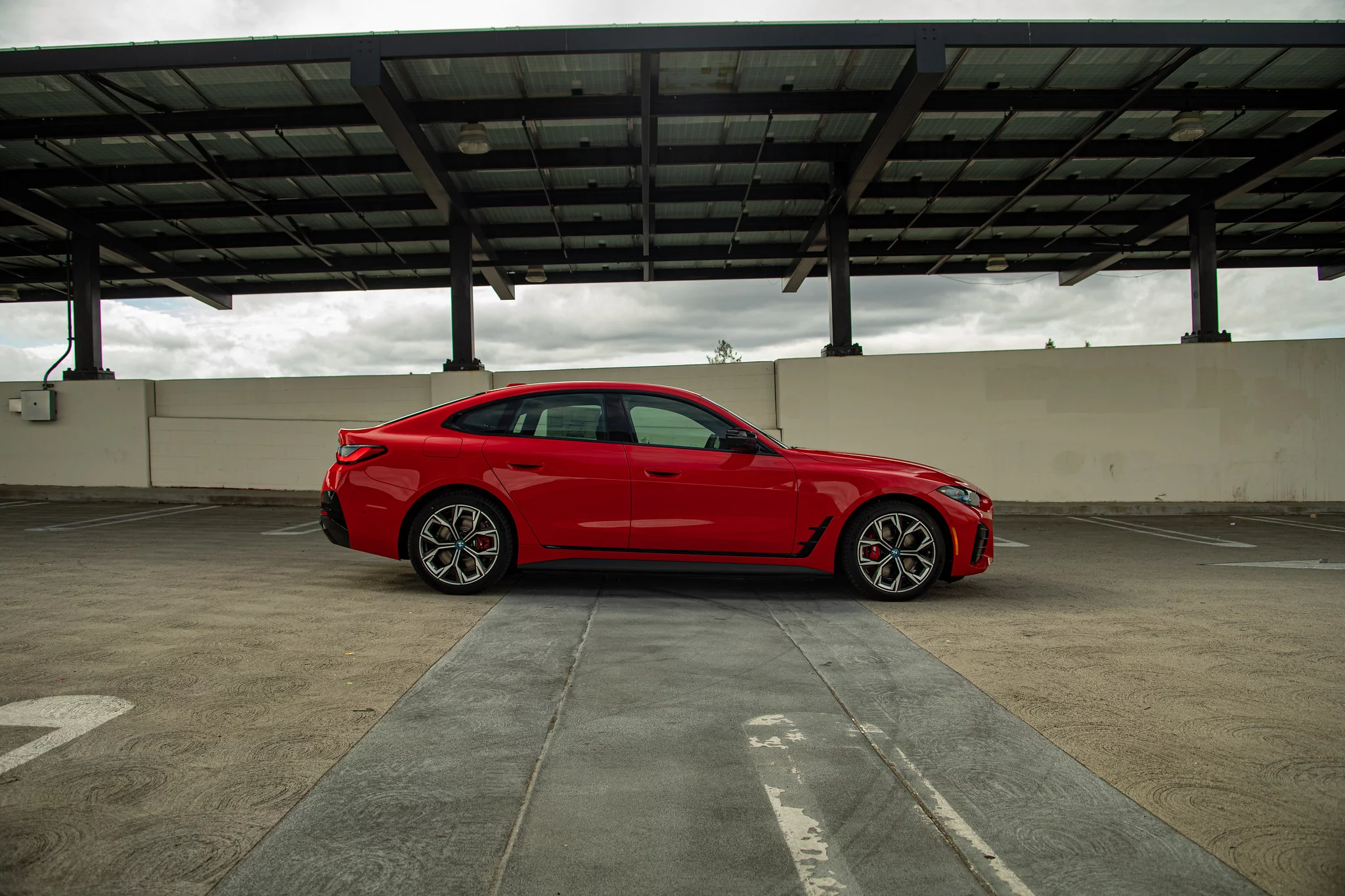 Rosso Corsa BMW i4