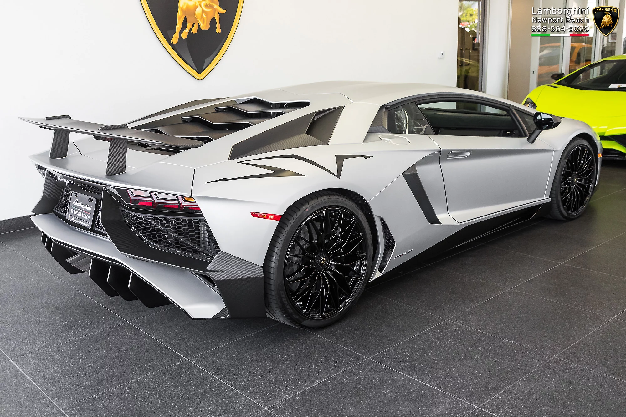Grigio Adamas Lamborghini Aventador