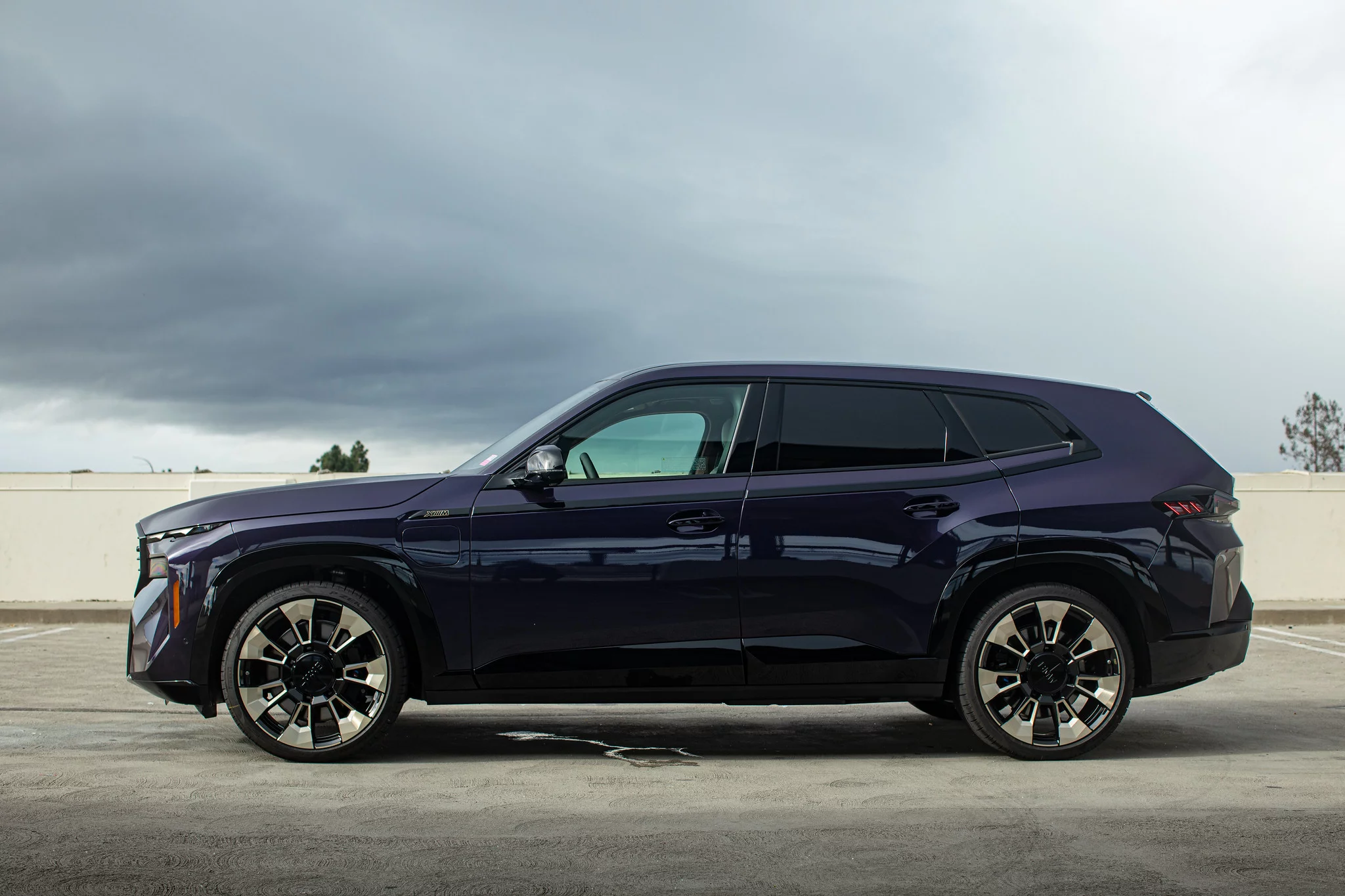 Techno Violet BMW XM