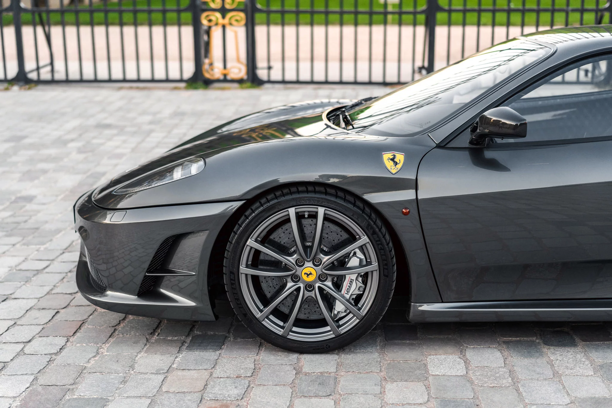 Grigio Silverstone Ferrari 430 Scuderia