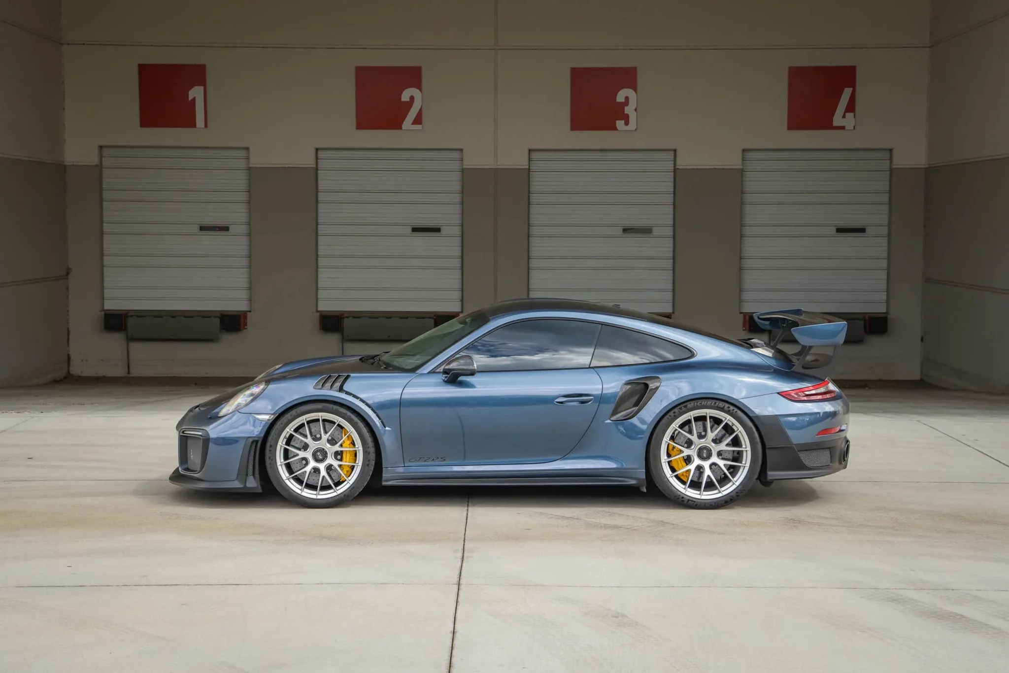 Yachting Blue Metallic Porsche 911 GT2 RS