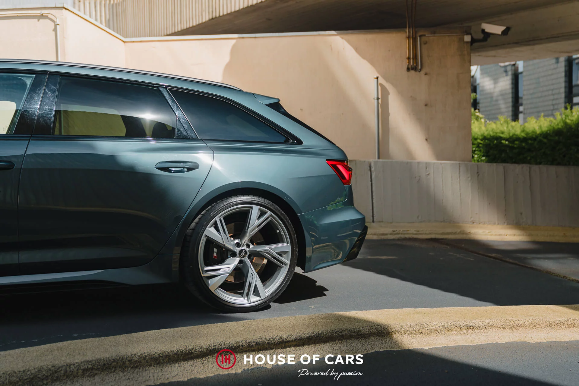 Camouflage Green Audi RS6 Avant
