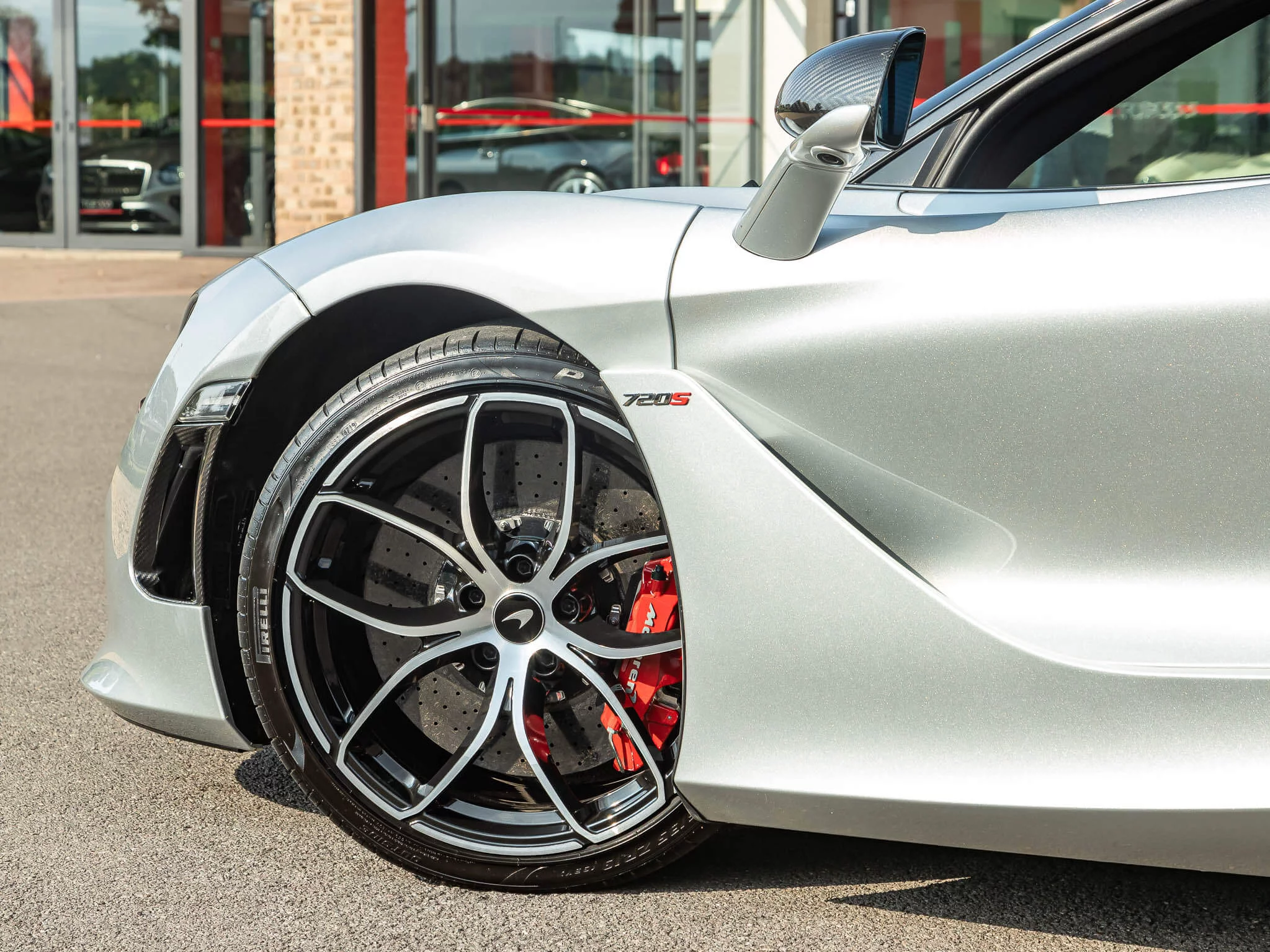 Supernova Silver McLaren 720S