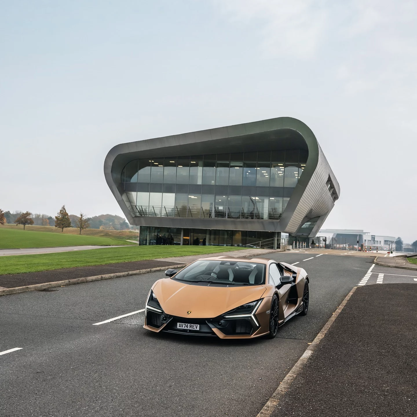 Bronzo Zenas Lamborghini Revuelto