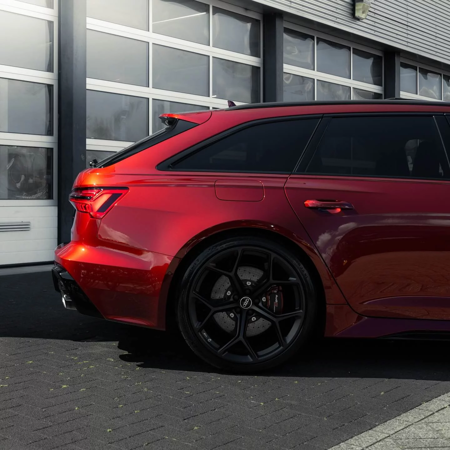Grenadine Red Audi RS6 Avant