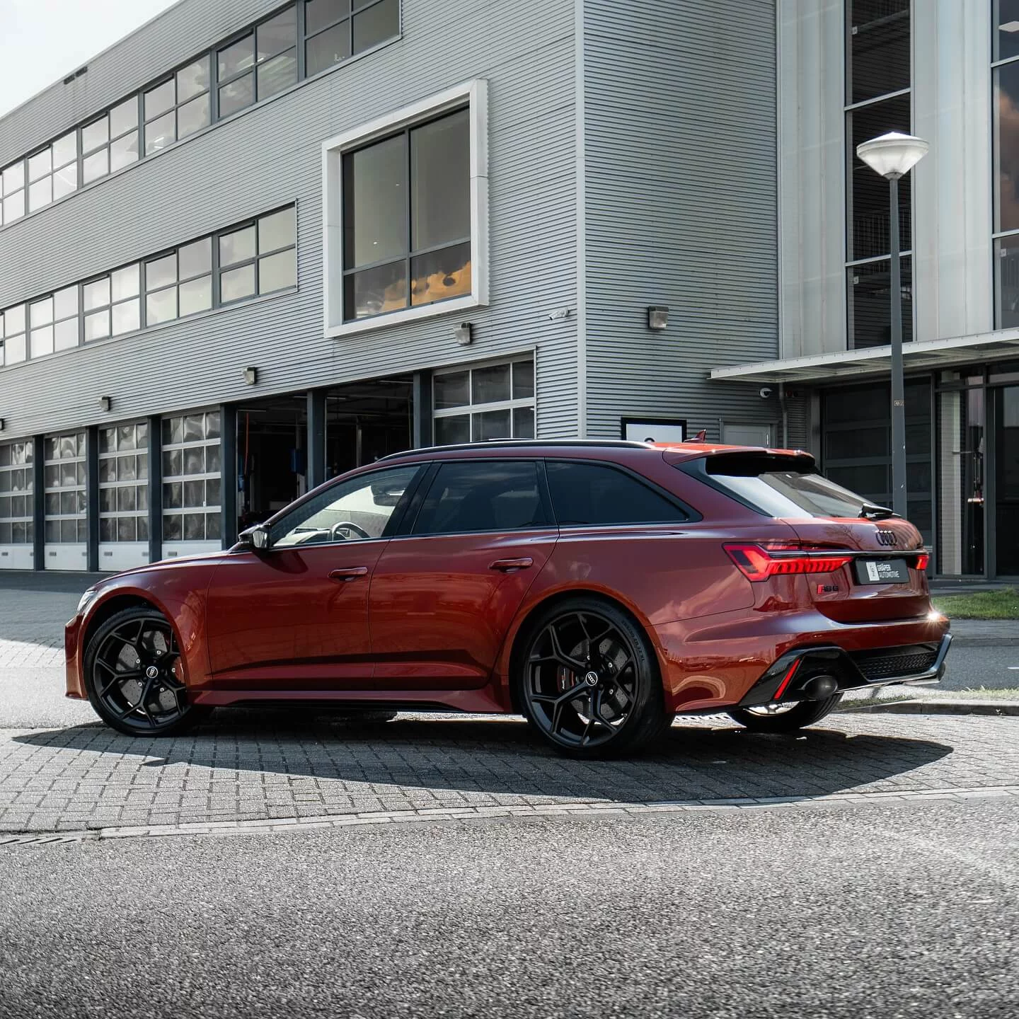 Grenadine Red Audi RS6 Avant