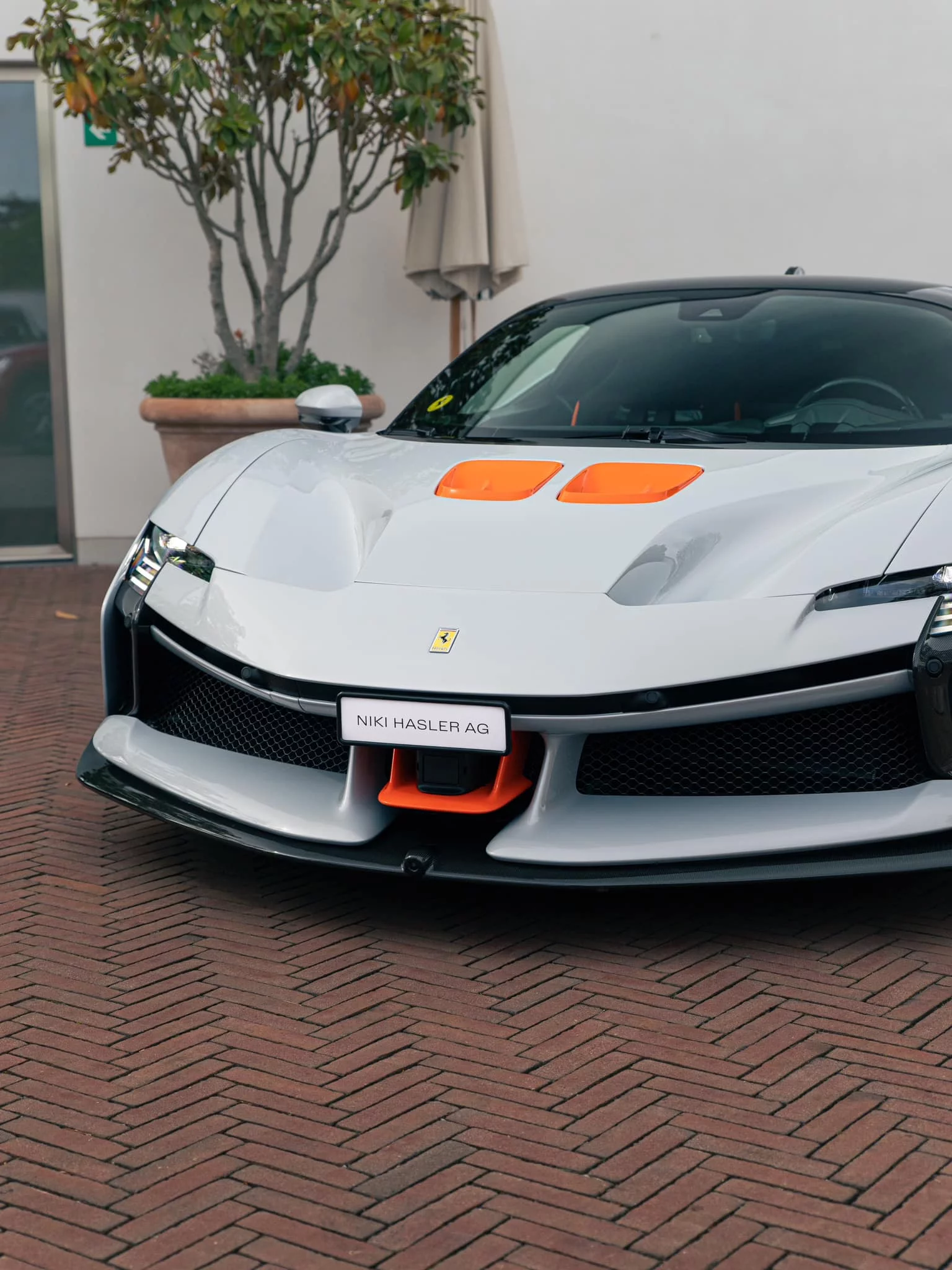 Bianco Artico Ferrari SF90