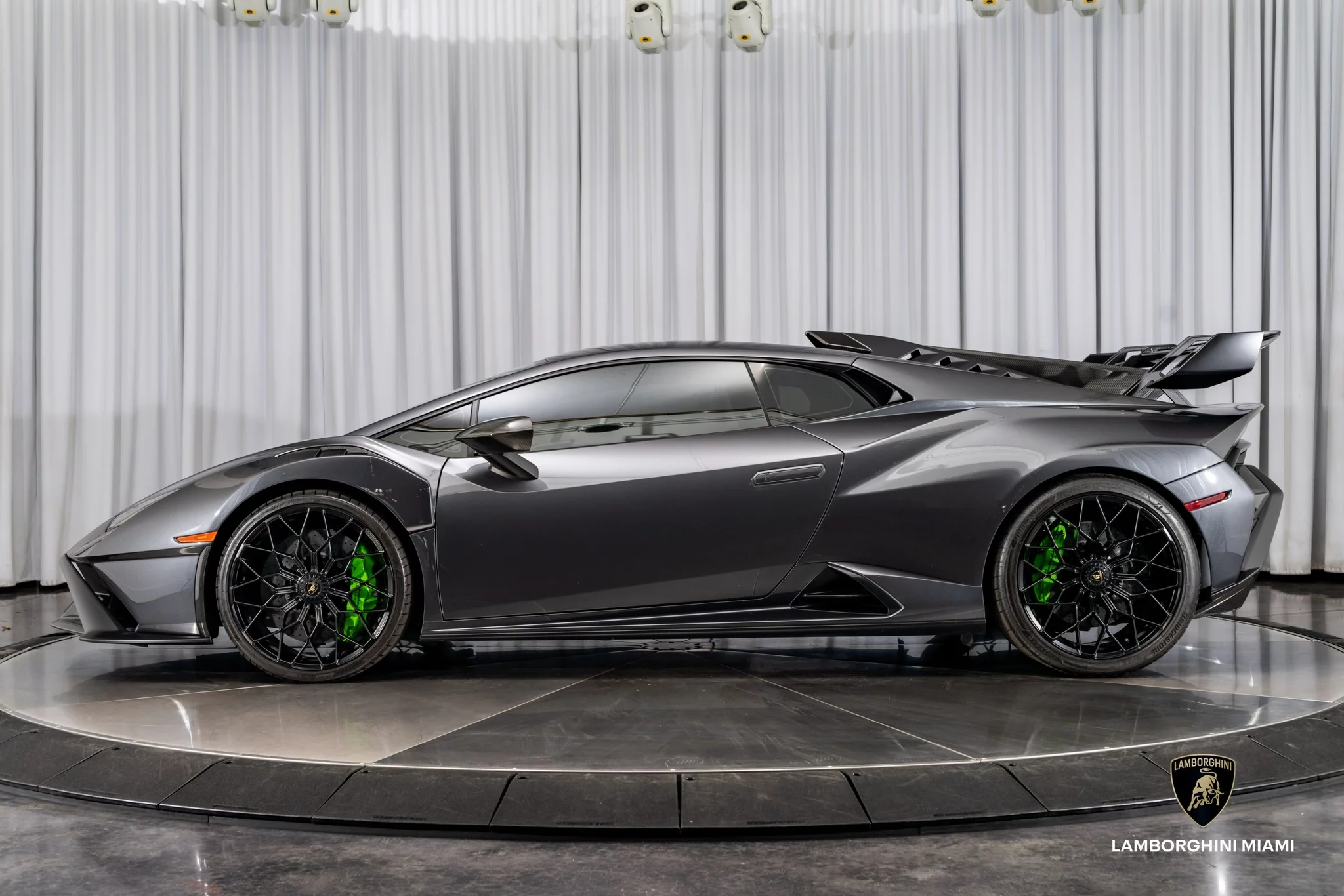 Grigio Lynx Lamborghini Huracán