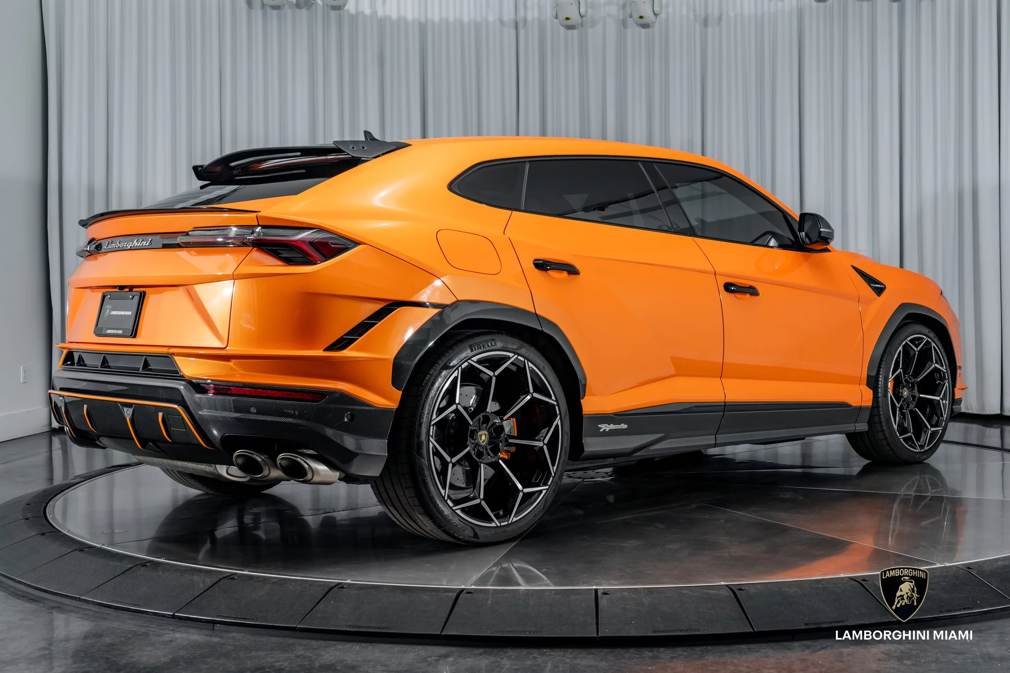 Arancio Borealis Lamborghini Urus