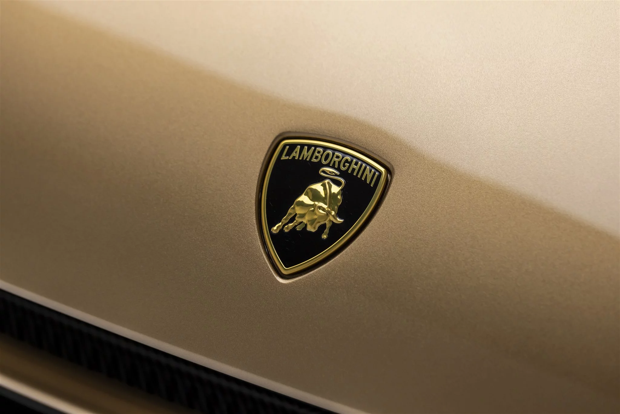 Bronzo Zante Lamborghini Countach LPI 800-4