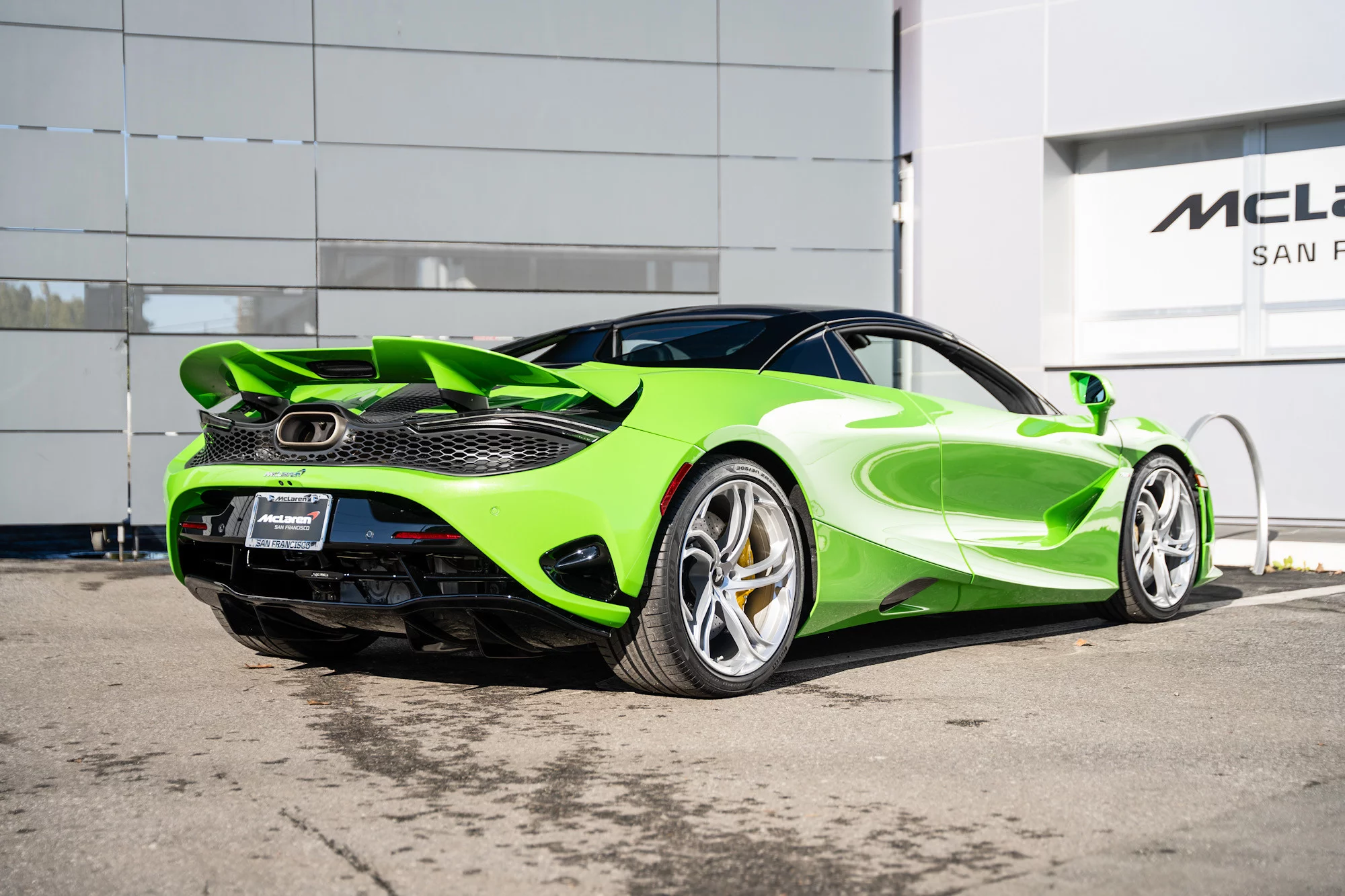 Mantis Green McLaren 750S