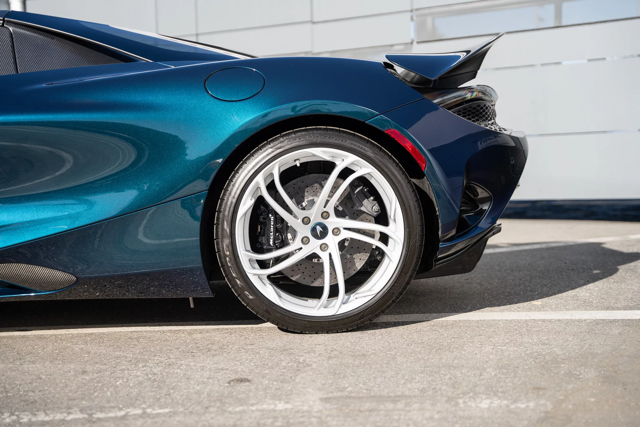 Dragon Green McLaren 750S