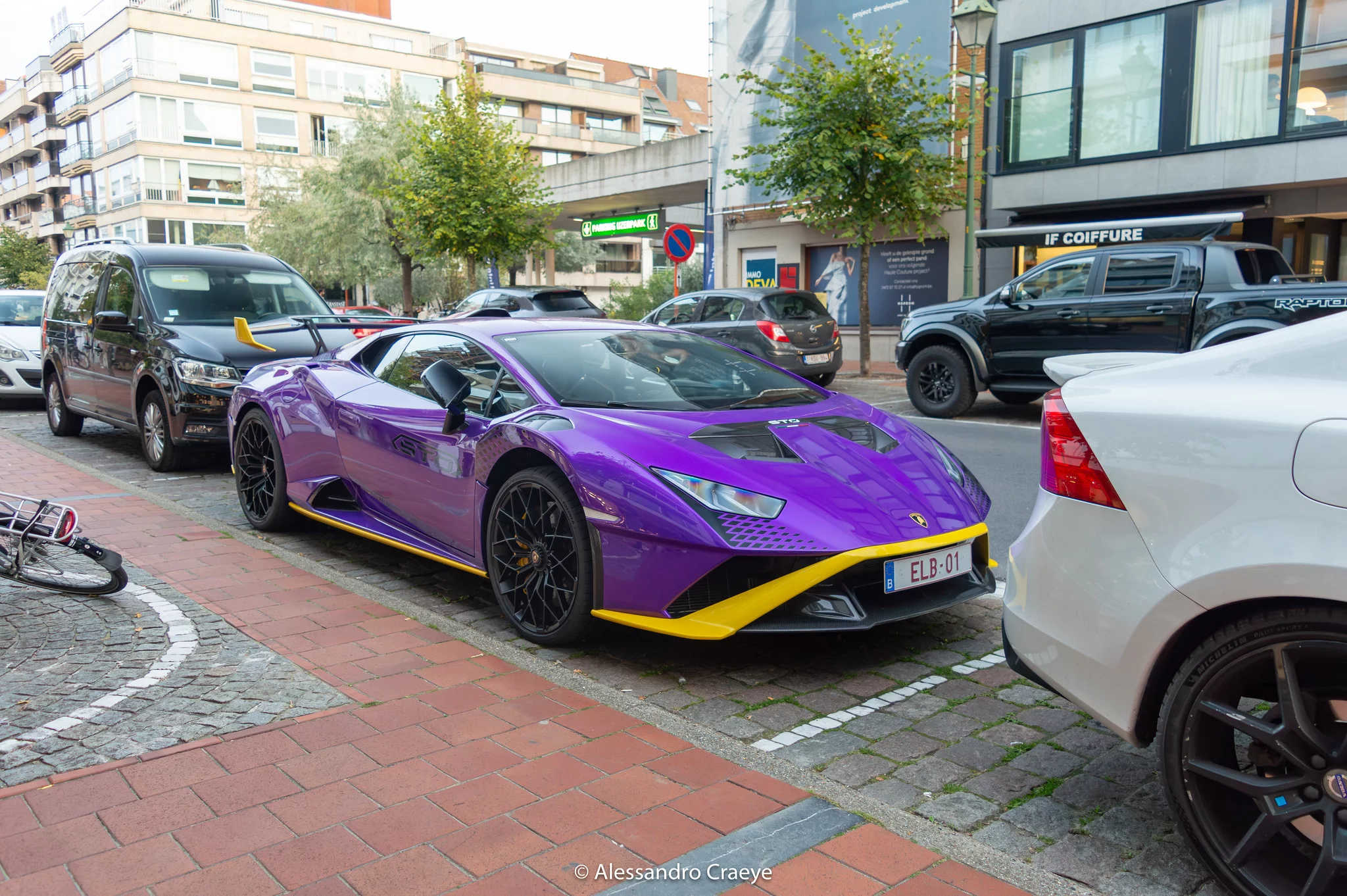 Viola Pasifae Lamborghini Huracán
