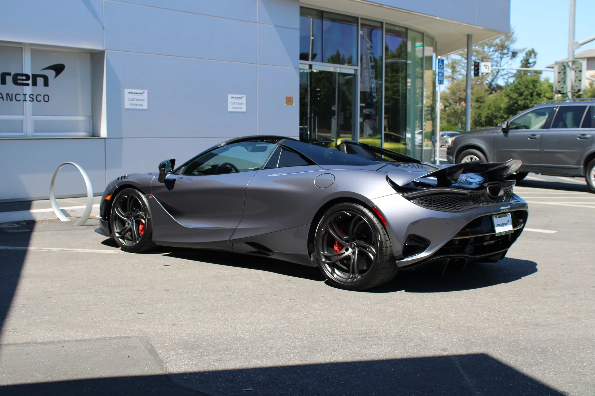 Anthracite McLaren 750S