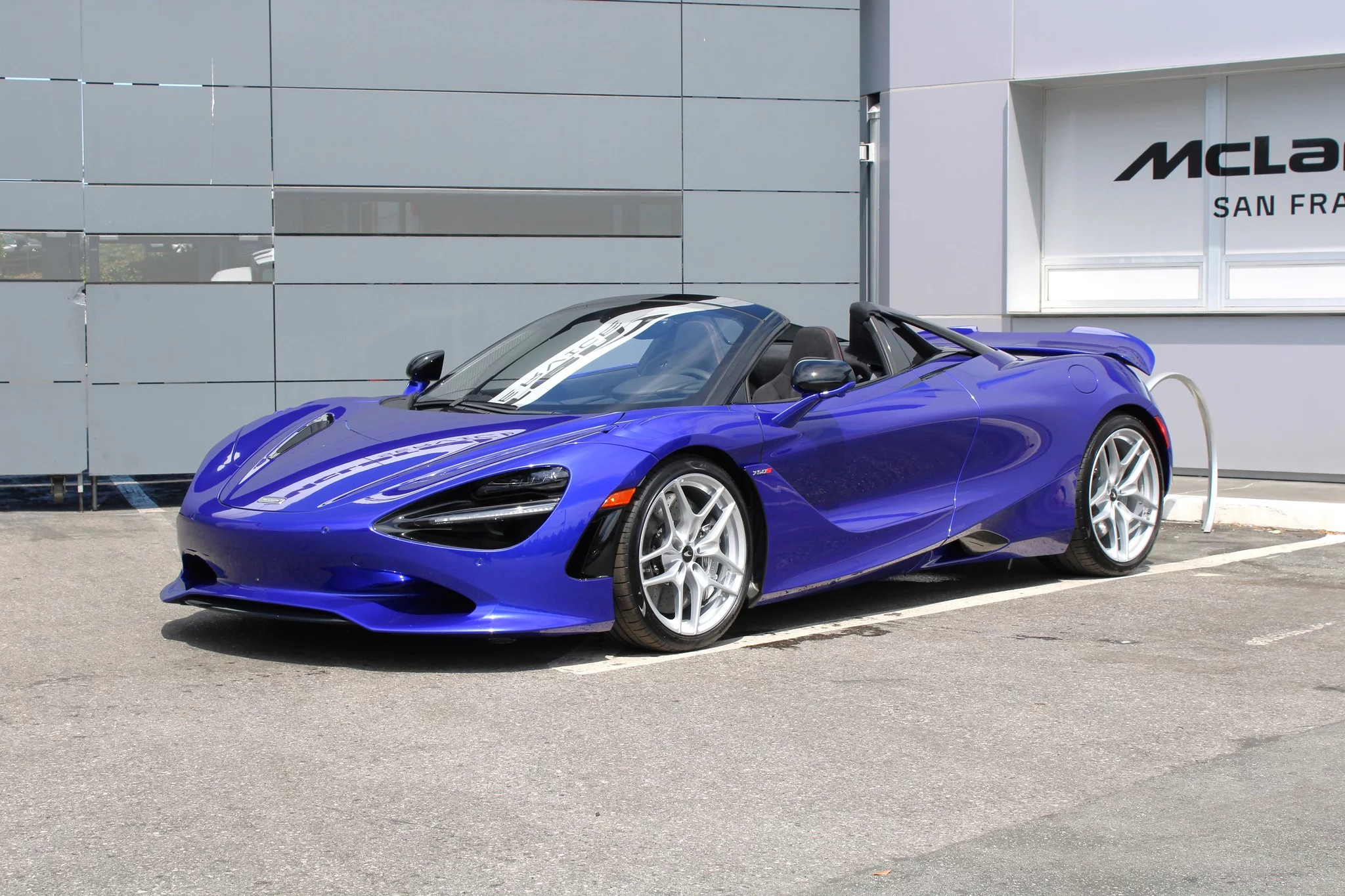 Tanzanite Blue McLaren 750S