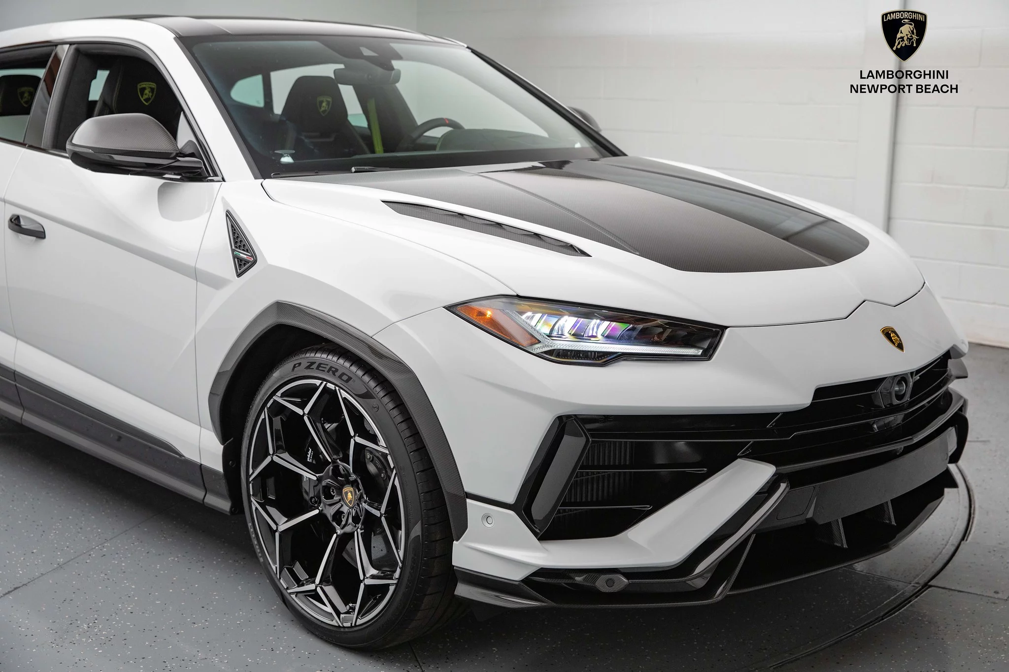 Bianco Monocerus Lamborghini Urus