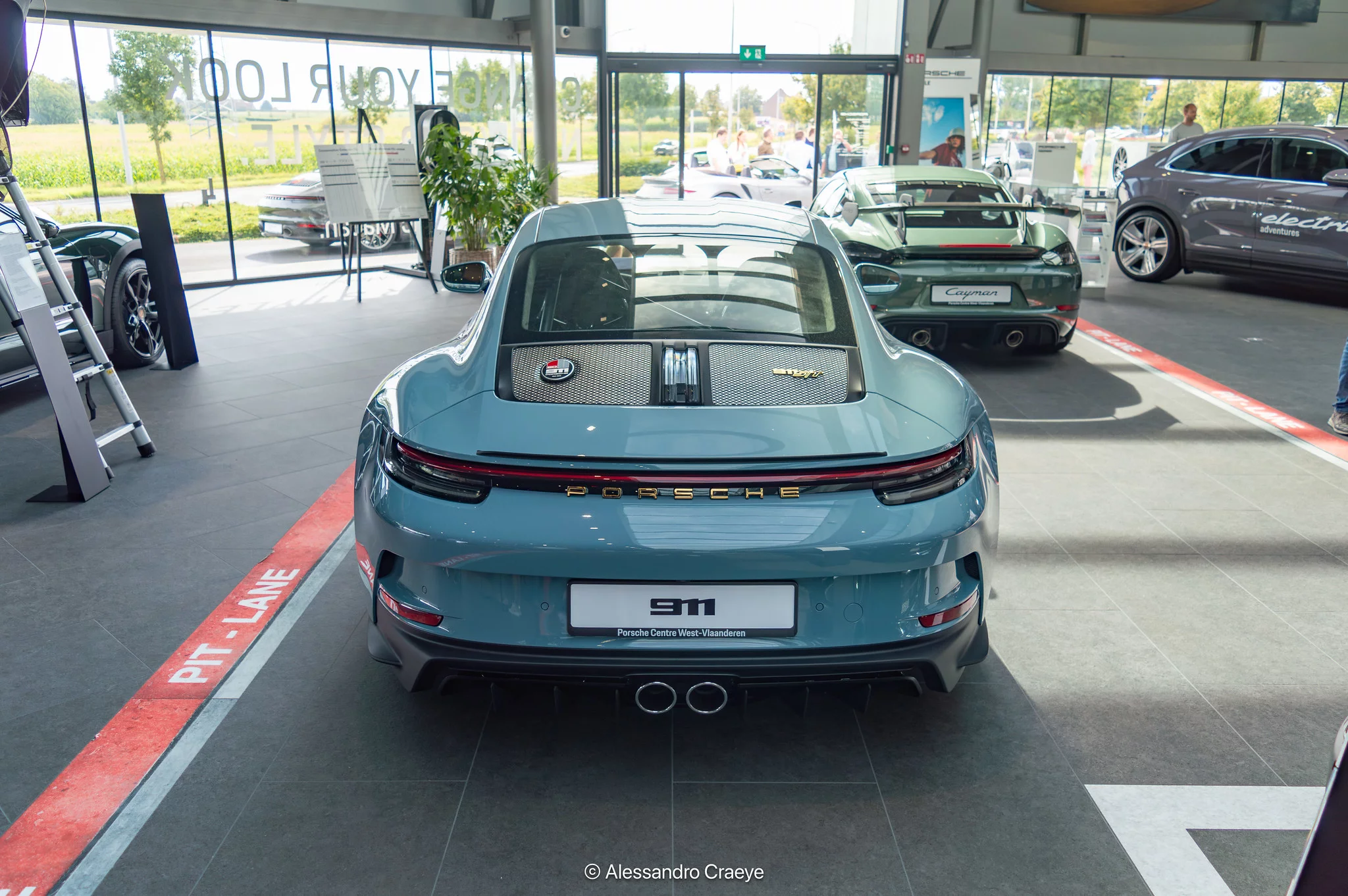 Shore Blue Metallic Porsche 911 S/T
