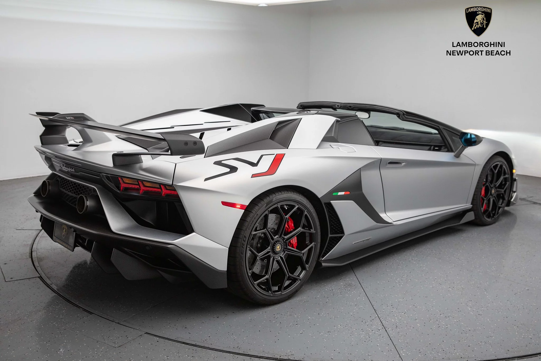 Grigio Adamas Lamborghini Aventador