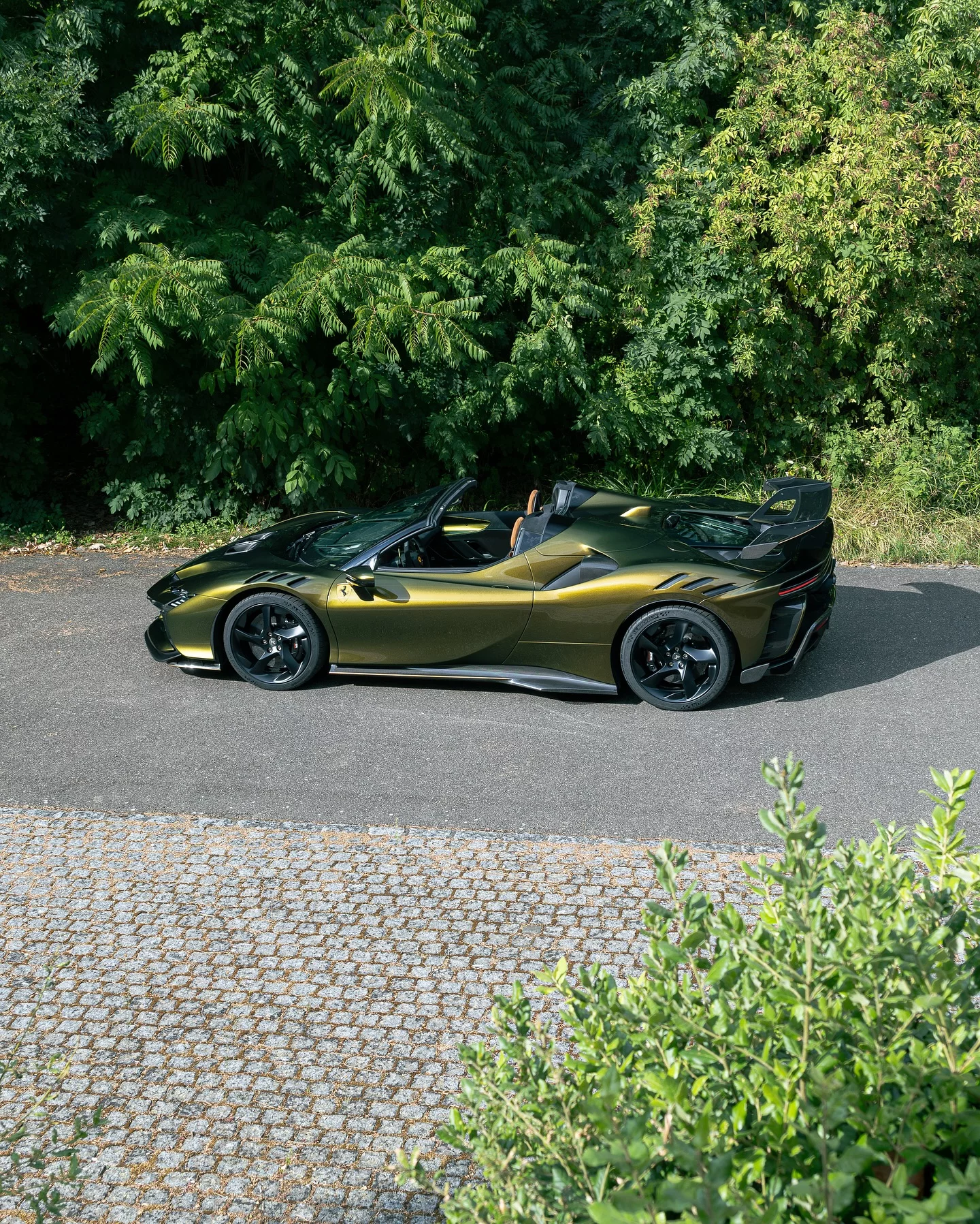 Verde Volterra Ferrari SF90