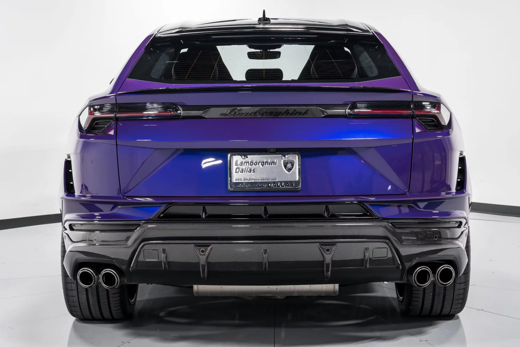 Viola Mithras Lamborghini Urus