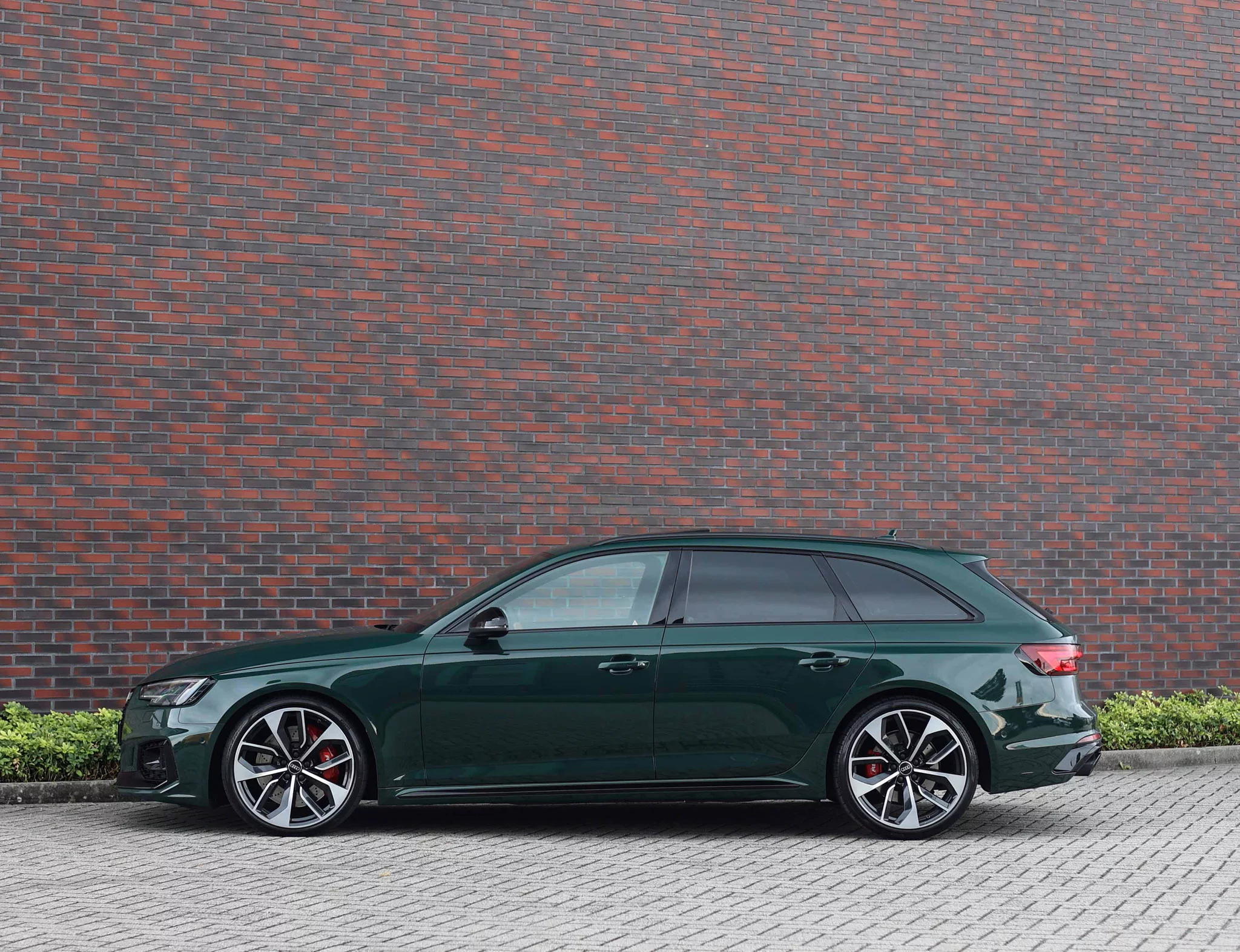 Goodwood Green Audi RS4 Avant