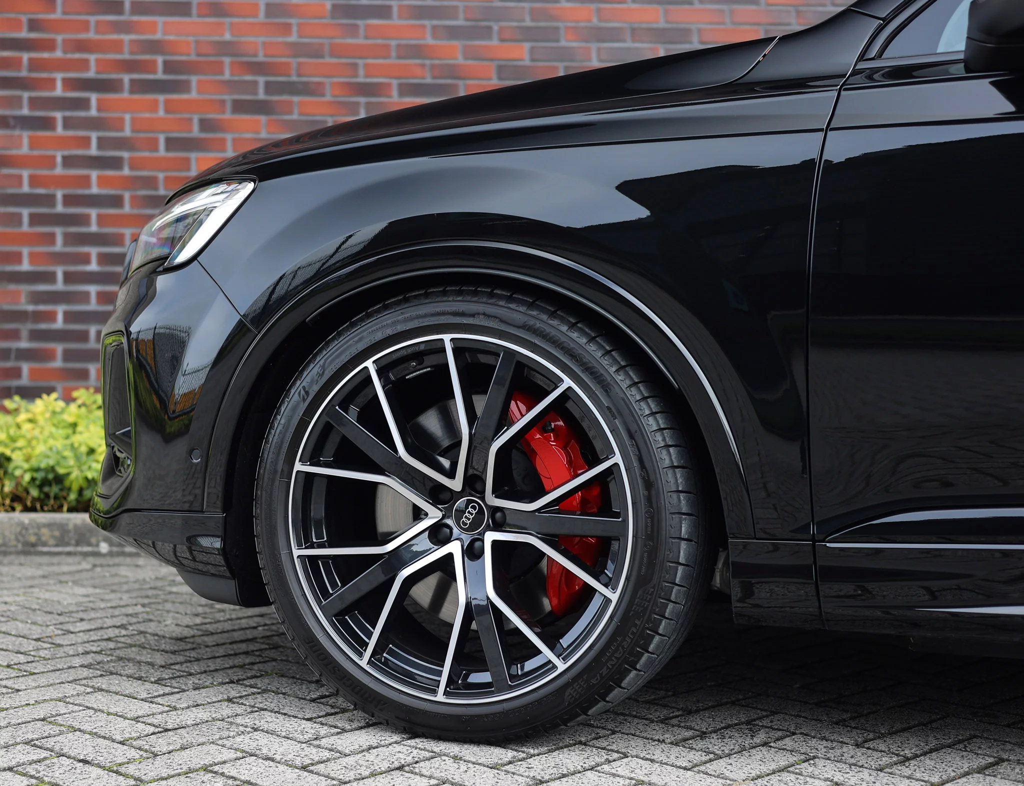 Mythos Black Audi Q7